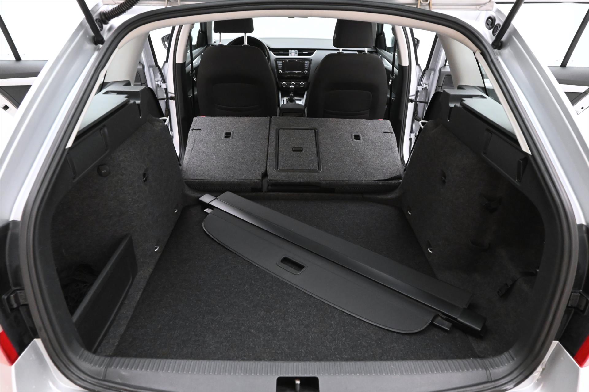 Main photo of the car Skoda Octavia 1,6 TDI 77 kW DSG Ambition Záruka až 5 let (11)