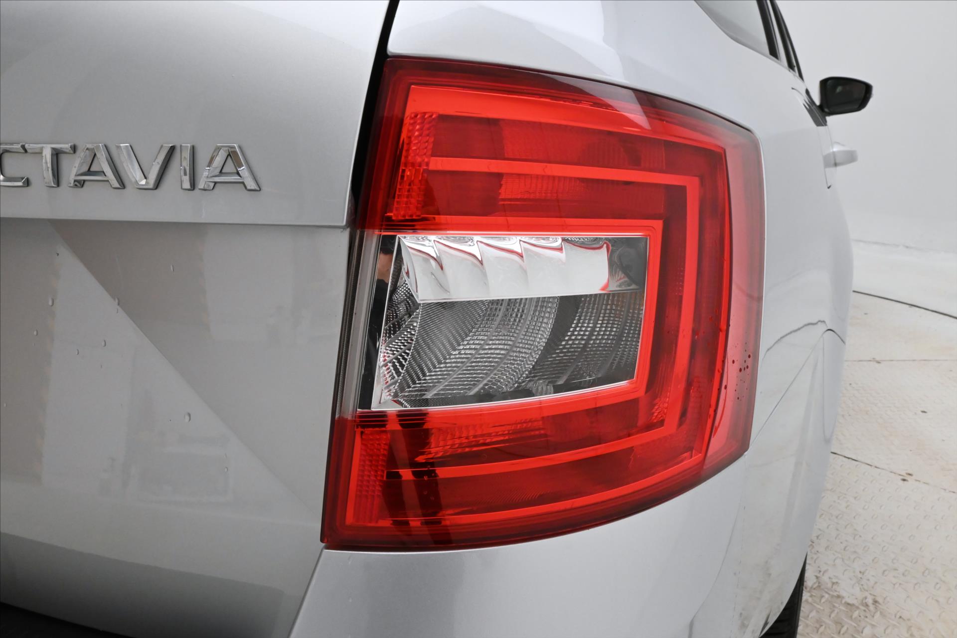 Main photo of the car Skoda Octavia 1,6 TDI 77 kW DSG Ambition Záruka až 5 let (28)