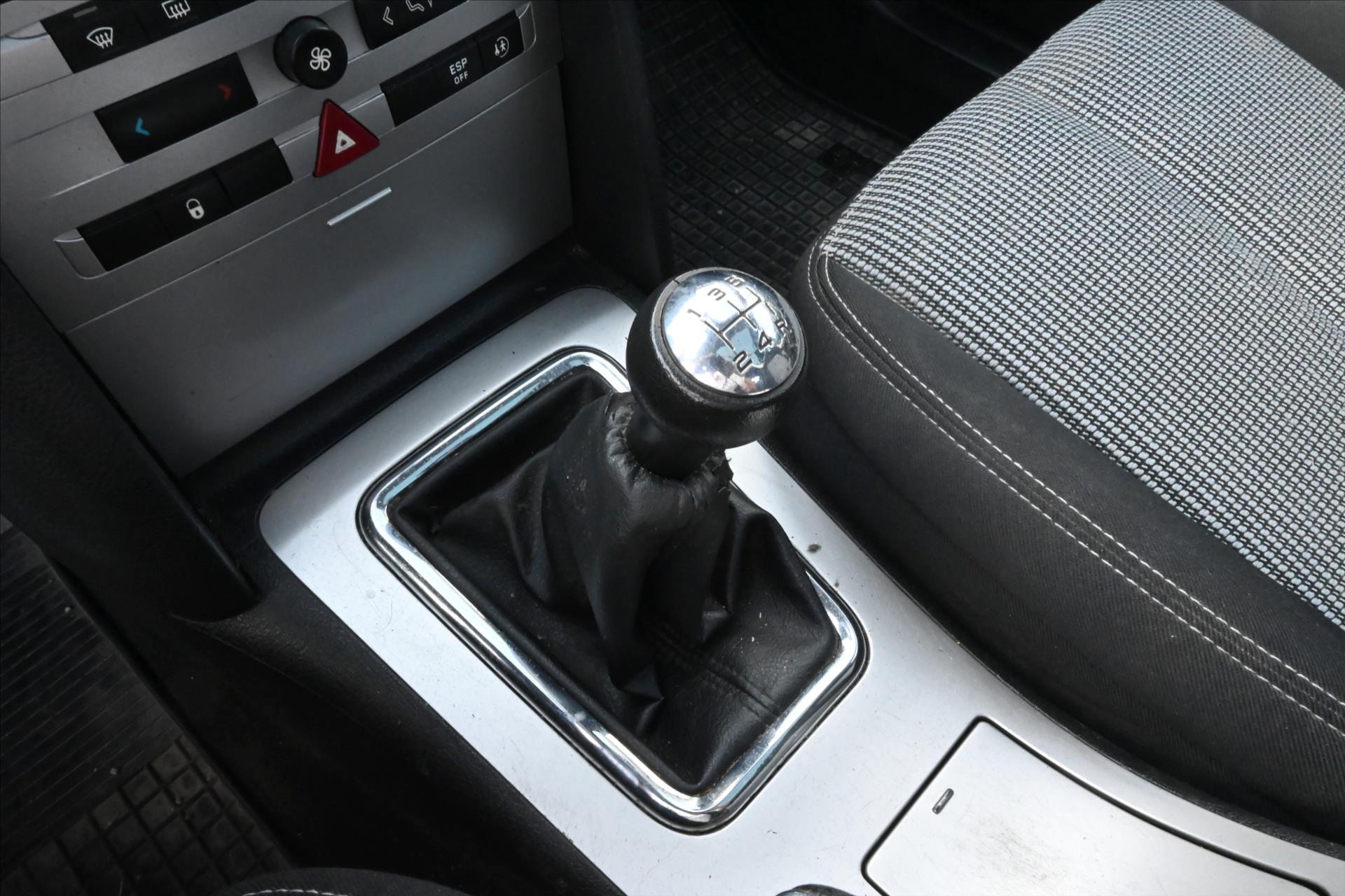 Hlavní fotografie vozu Peugeot 407 1,6 HDi 80kW pojízdné platná STK na ND (10)