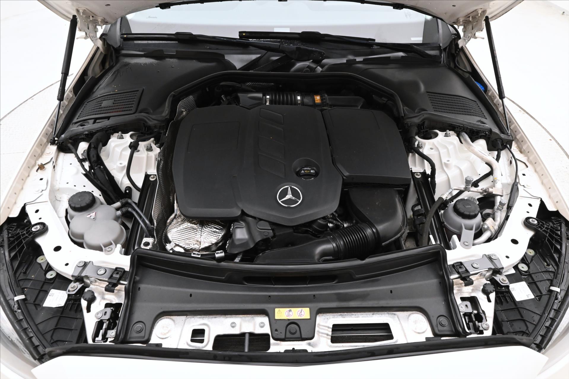 Hlavní fotografie vozu Mercedes-Benz Třídy C 2,0 220d 147 kW 9G Tronic TAŽNÉ Záruka až 5 let (9)