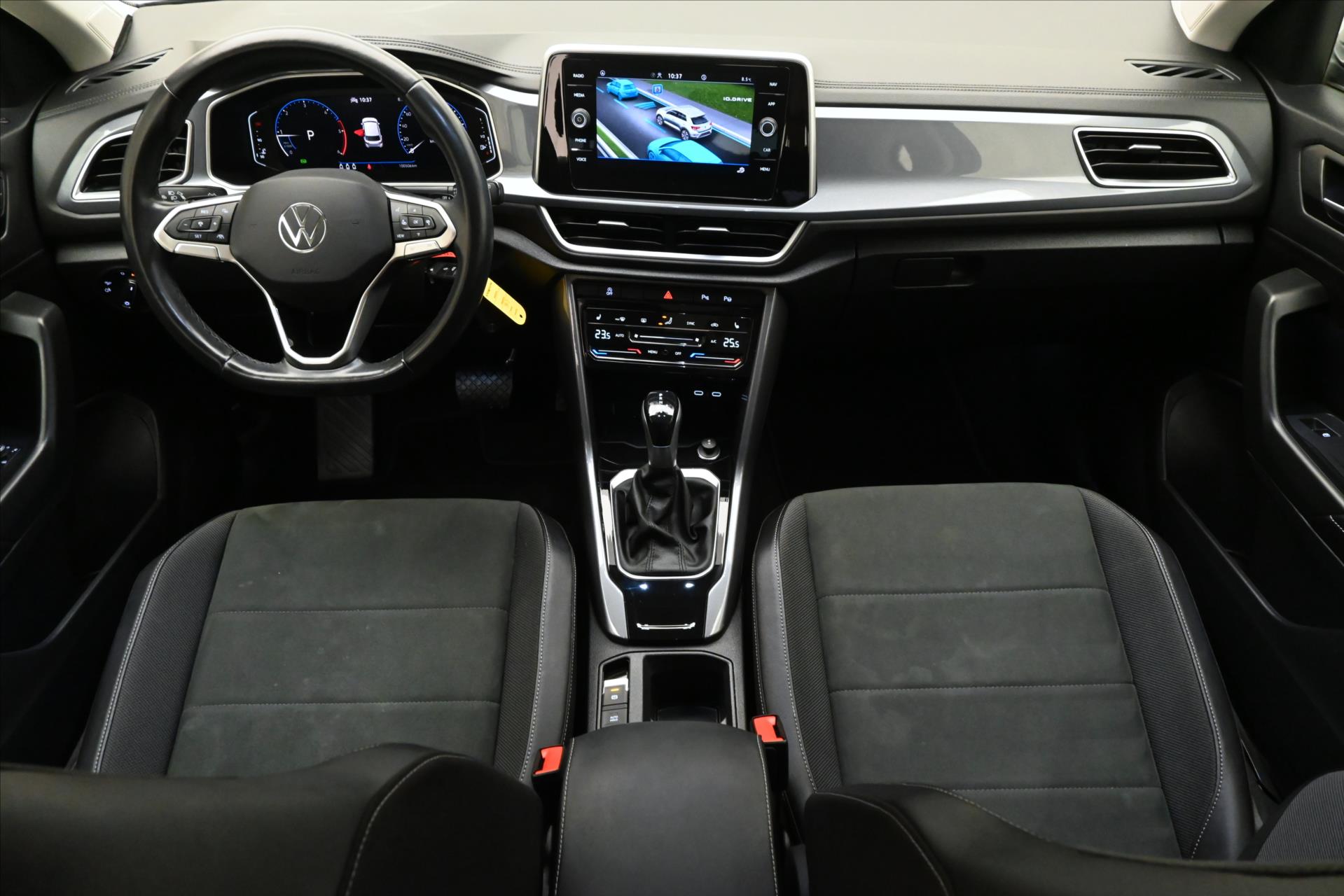 Main photo of the car Volkswagen T-Roc 2,0 TDI 110 kW DSG STYLE Záruka až 5 let (15)