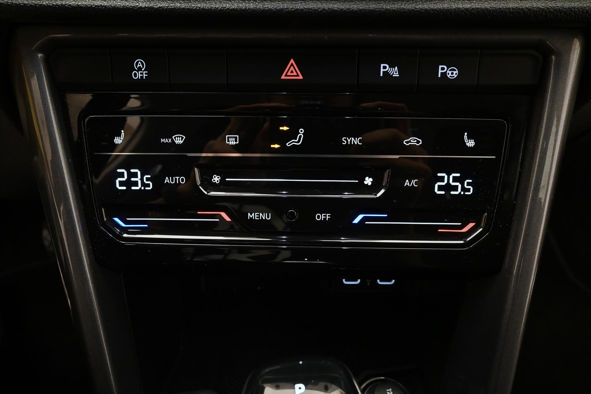 Main photo of the car Volkswagen T-Roc 2,0 TDI 110 kW DSG STYLE Záruka až 5 let (20)