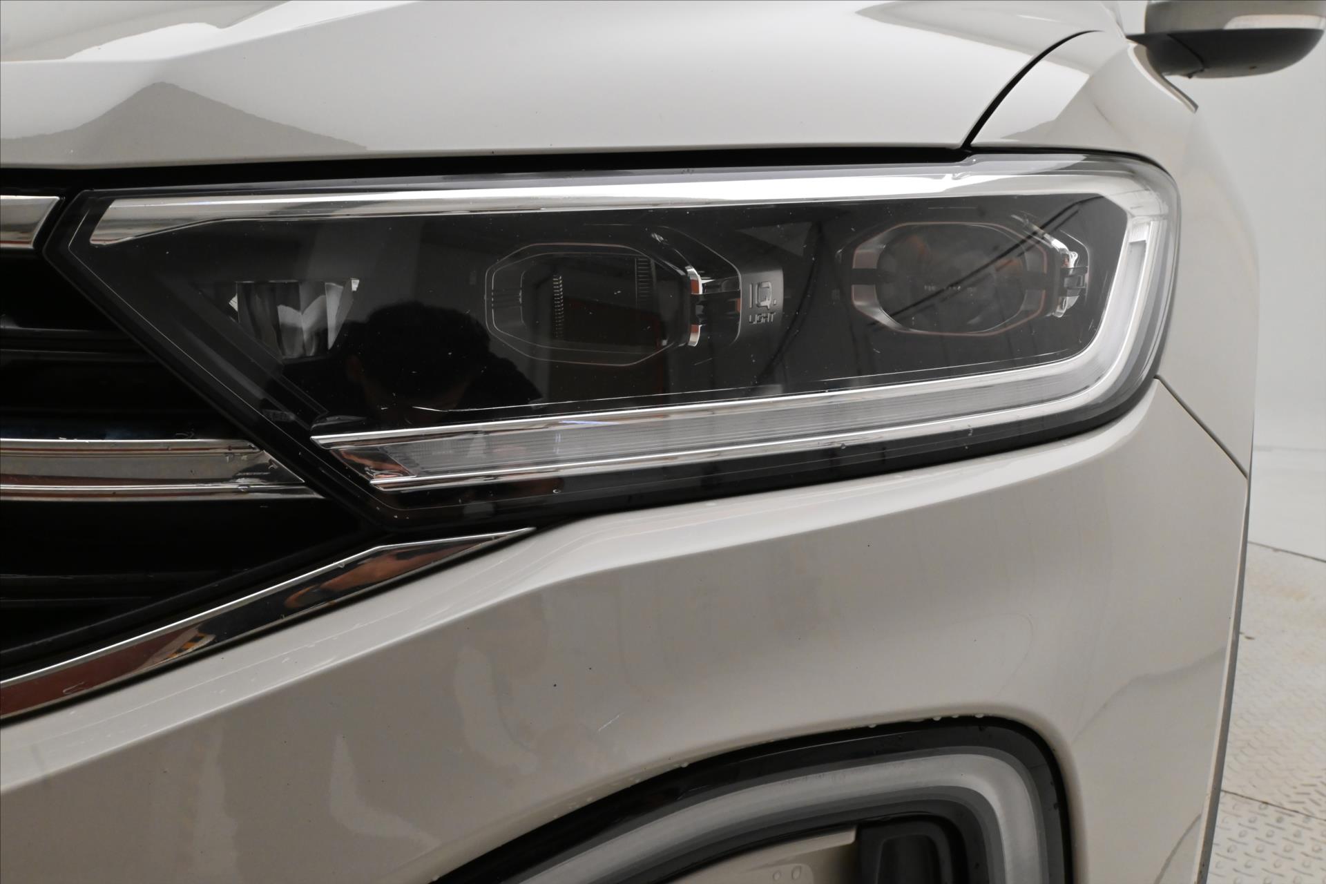 Main photo of the car Volkswagen T-Roc 2,0 TDI 110 kW DSG STYLE Záruka až 5 let (27)