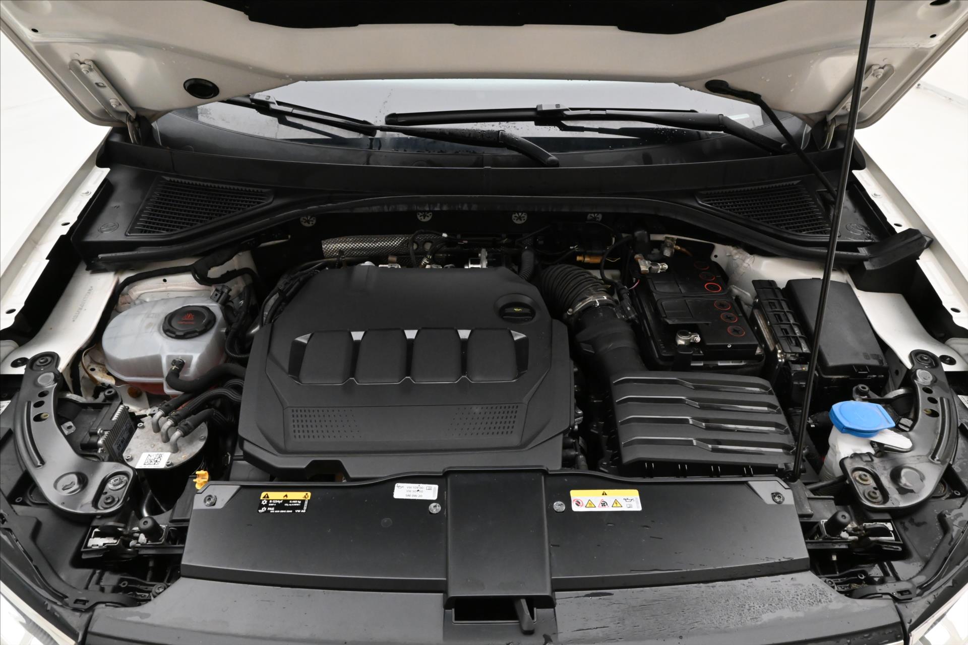 Main photo of the car Volkswagen T-Roc 2,0 TDI 110 kW DSG STYLE Záruka až 5 let (9)