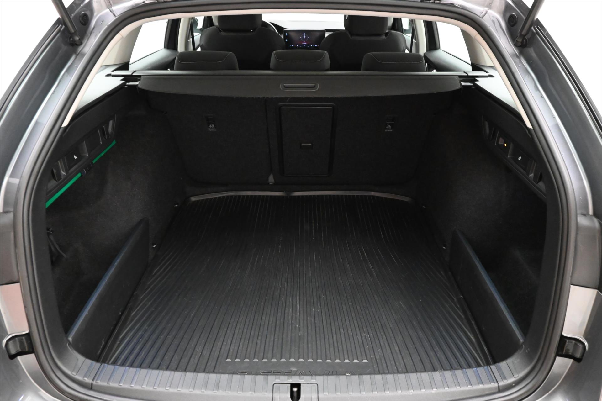 Hlavní fotografie vozu Škoda Octavia 2,0 TDI 110kW DSG Style Záruka až 5 let (10)
