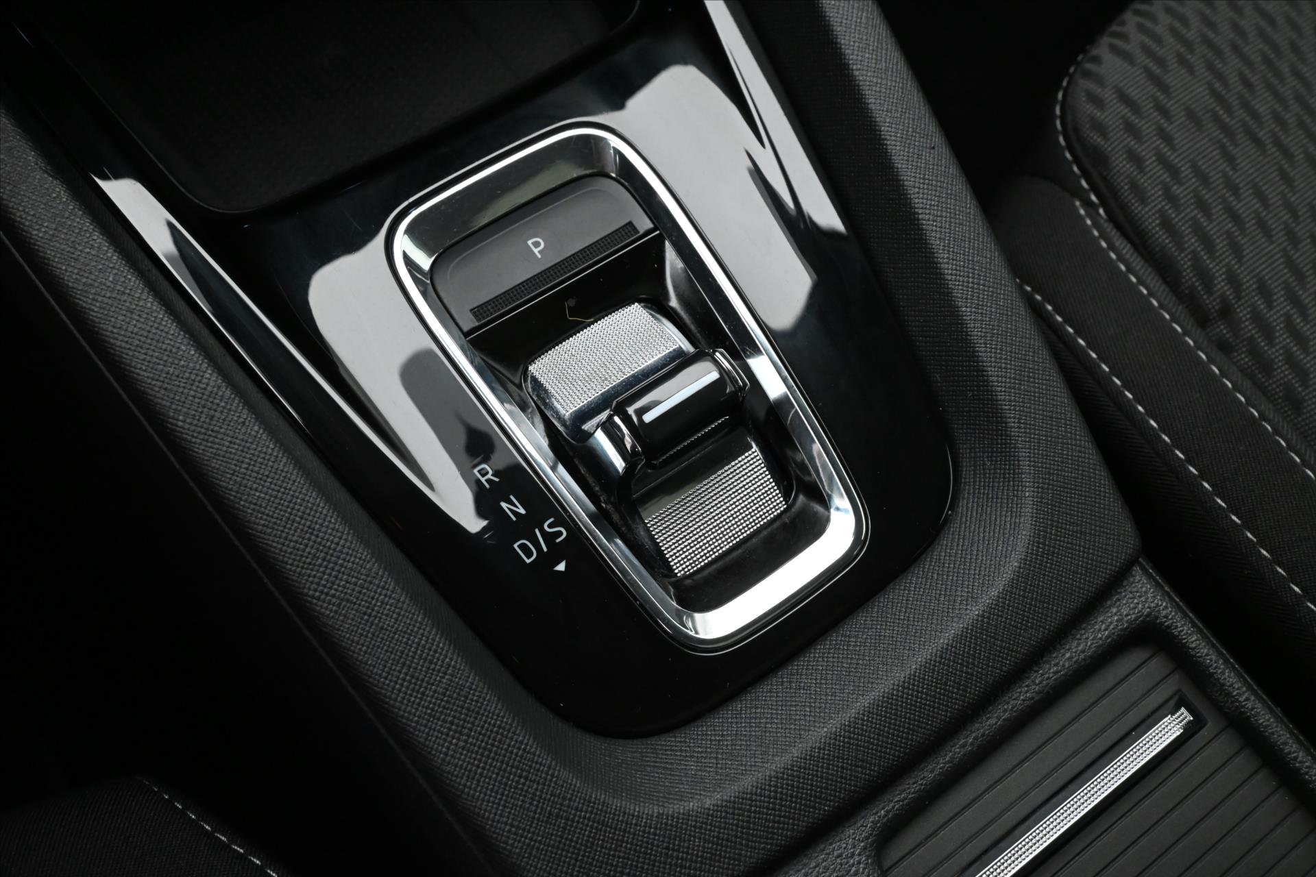 Hlavní fotografie vozu Škoda Octavia 2,0 TDI 110kW DSG Style Záruka až 5 let (24)