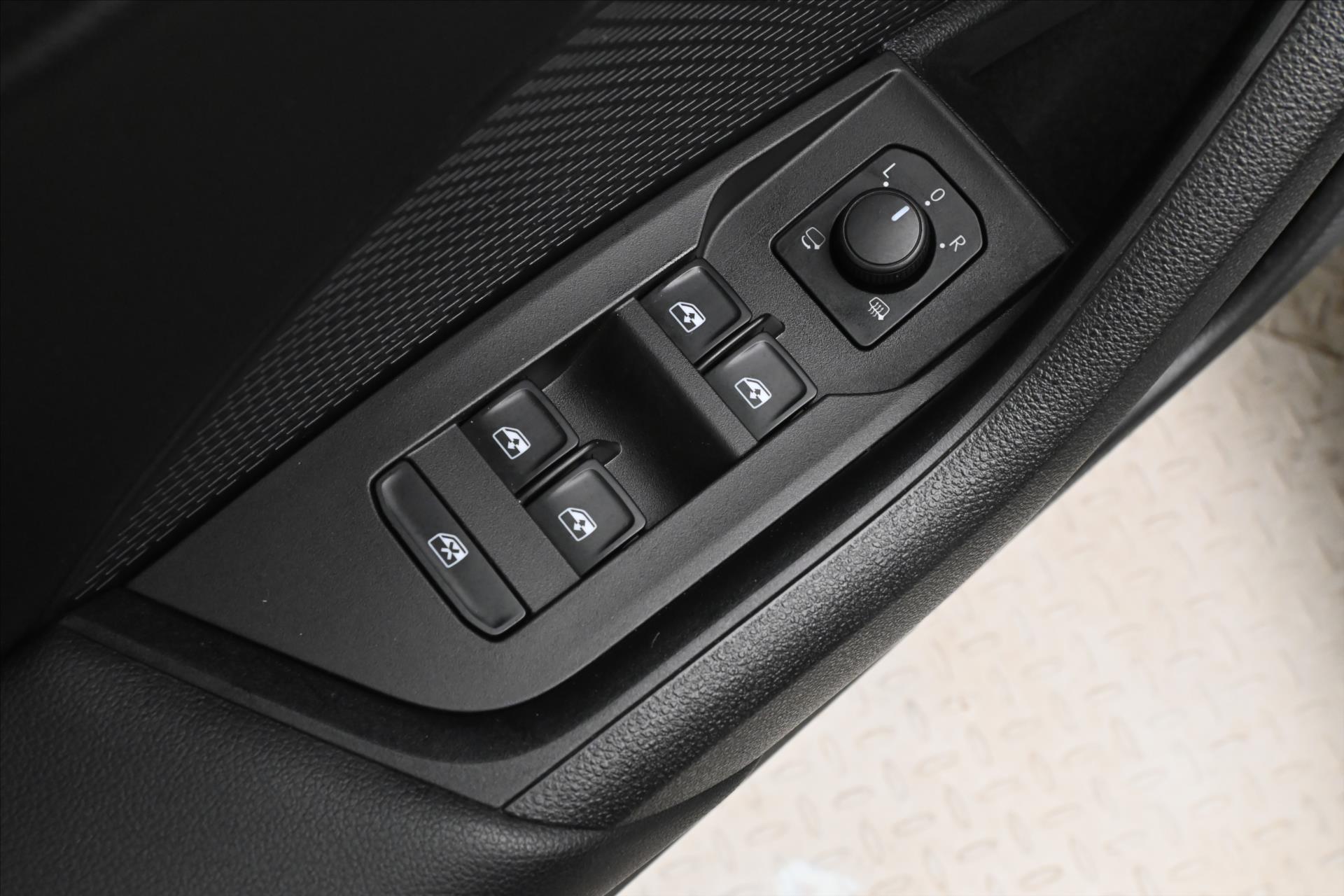 Hlavní fotografie vozu Škoda Octavia 2,0 TDI 110kW DSG Style Záruka až 5 let (27)