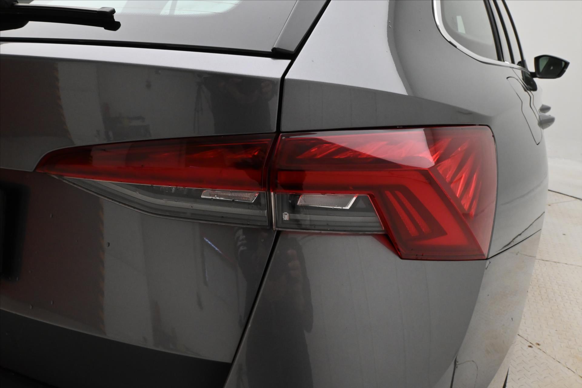 Hlavní fotografie vozu Škoda Octavia 2,0 TDI 110kW DSG Style Záruka až 5 let (32)
