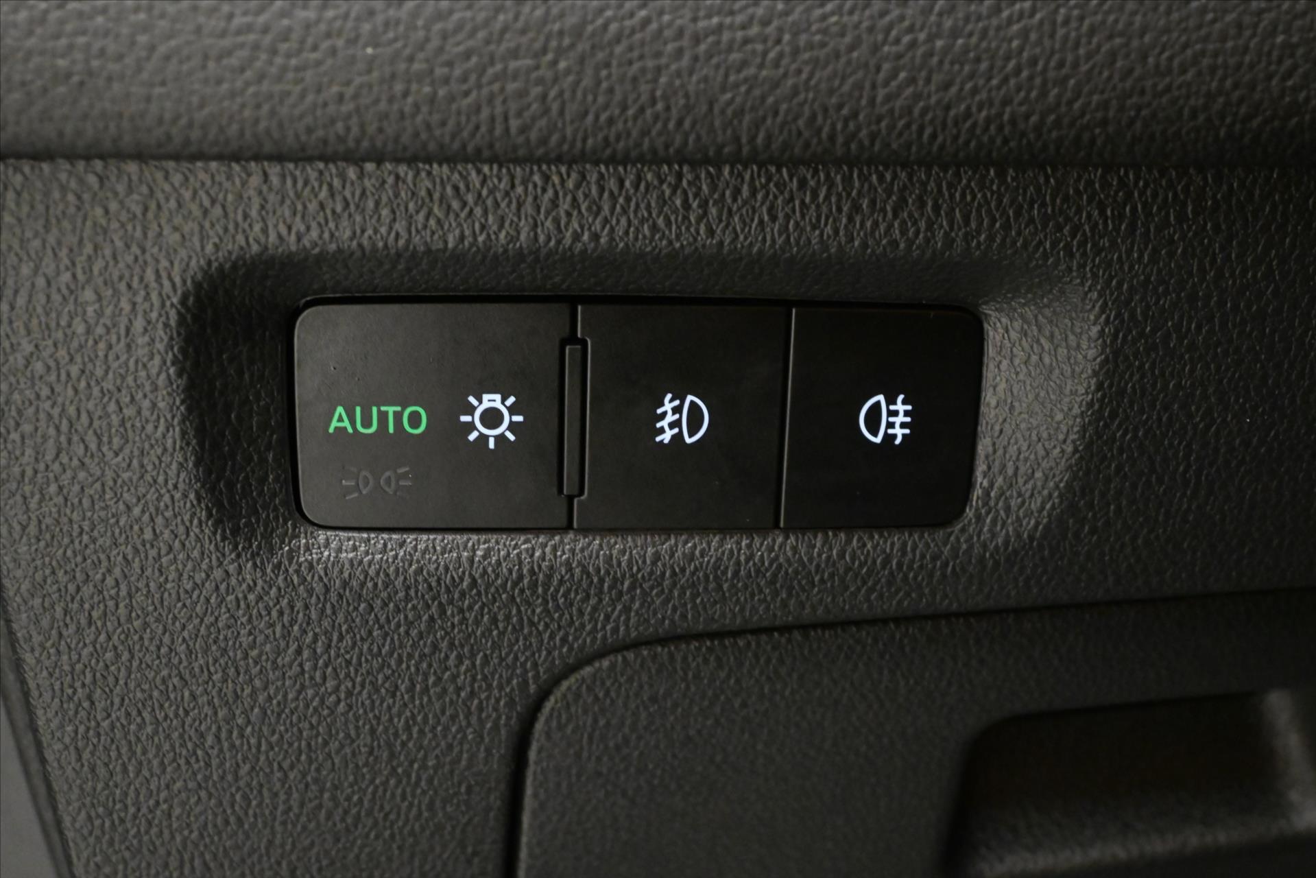 Hlavní fotografie vozu Škoda Octavia 2,0 TDI 110 kW DSG STYLE Záruka až 5 let (27)
