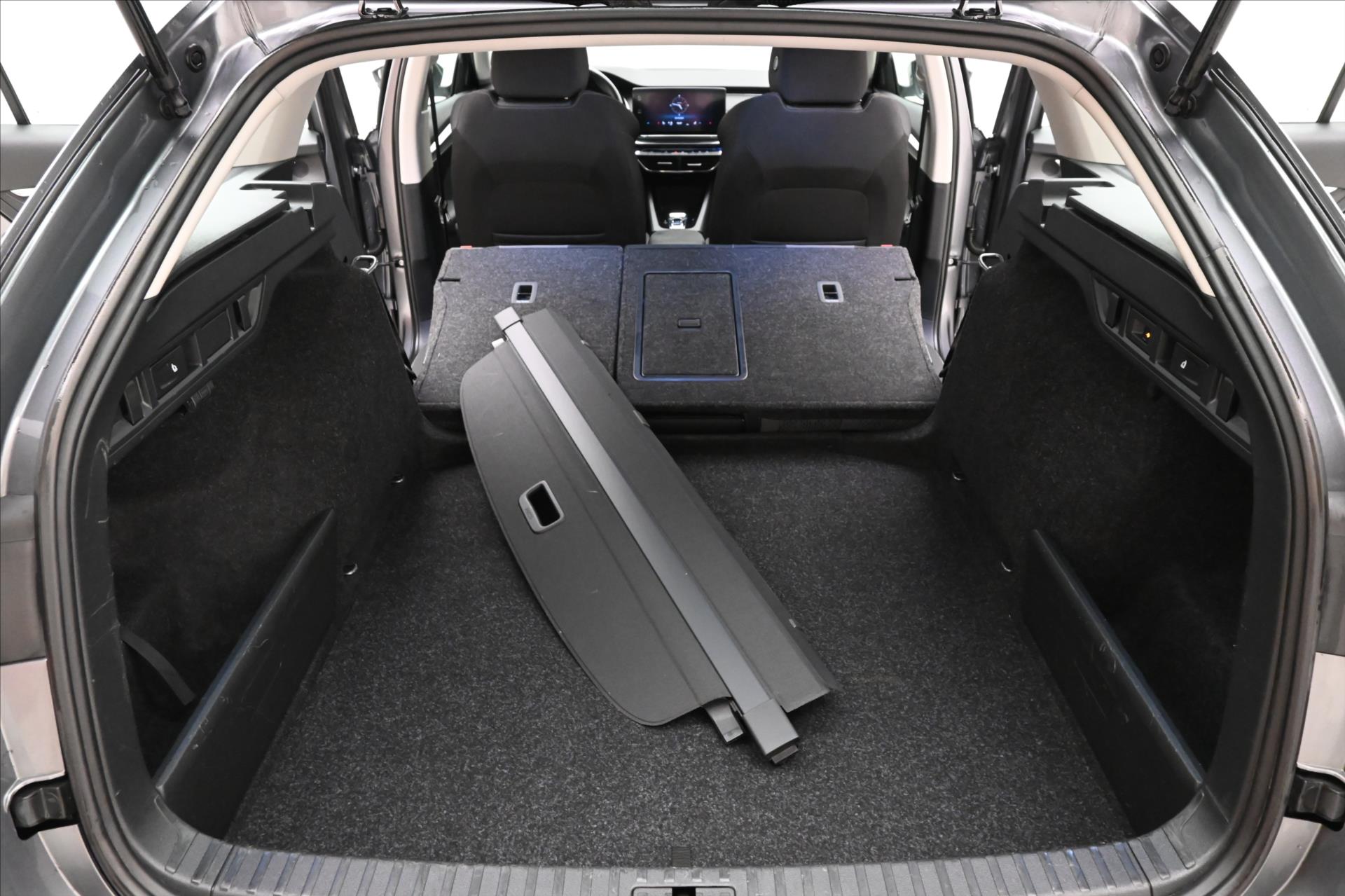Hlavní fotografie vozu Škoda Octavia 2,0 TDI 110kW DSG Style Záruka až 5 let (11)