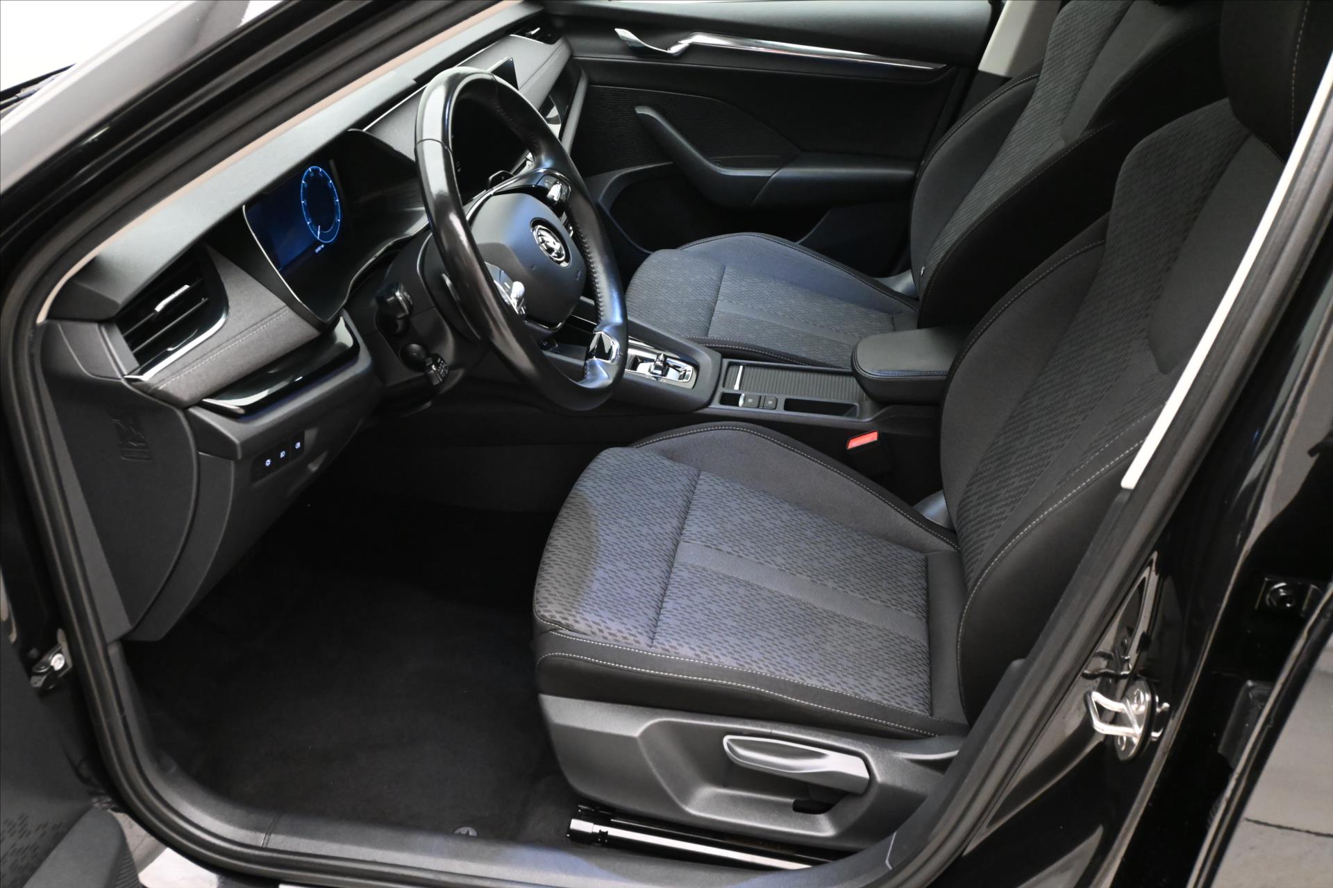 Hlavní fotografie vozu Škoda Octavia 2,0 TDI 110kW DSG Style Záruka až 5 let (13)