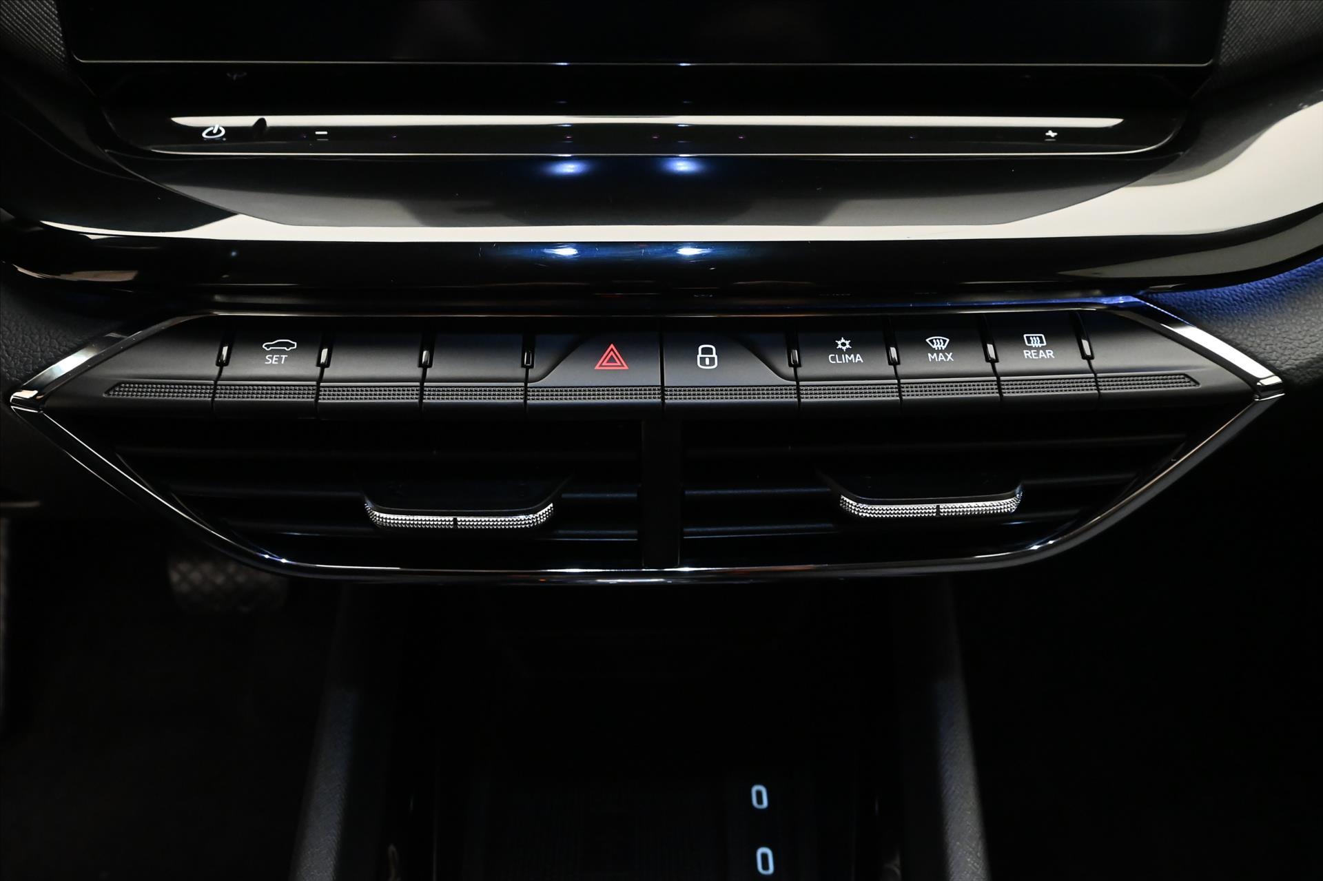 Hlavní fotografie vozu Škoda Octavia 2,0 TDI 110kW DSG Style Záruka až 5 let (22)