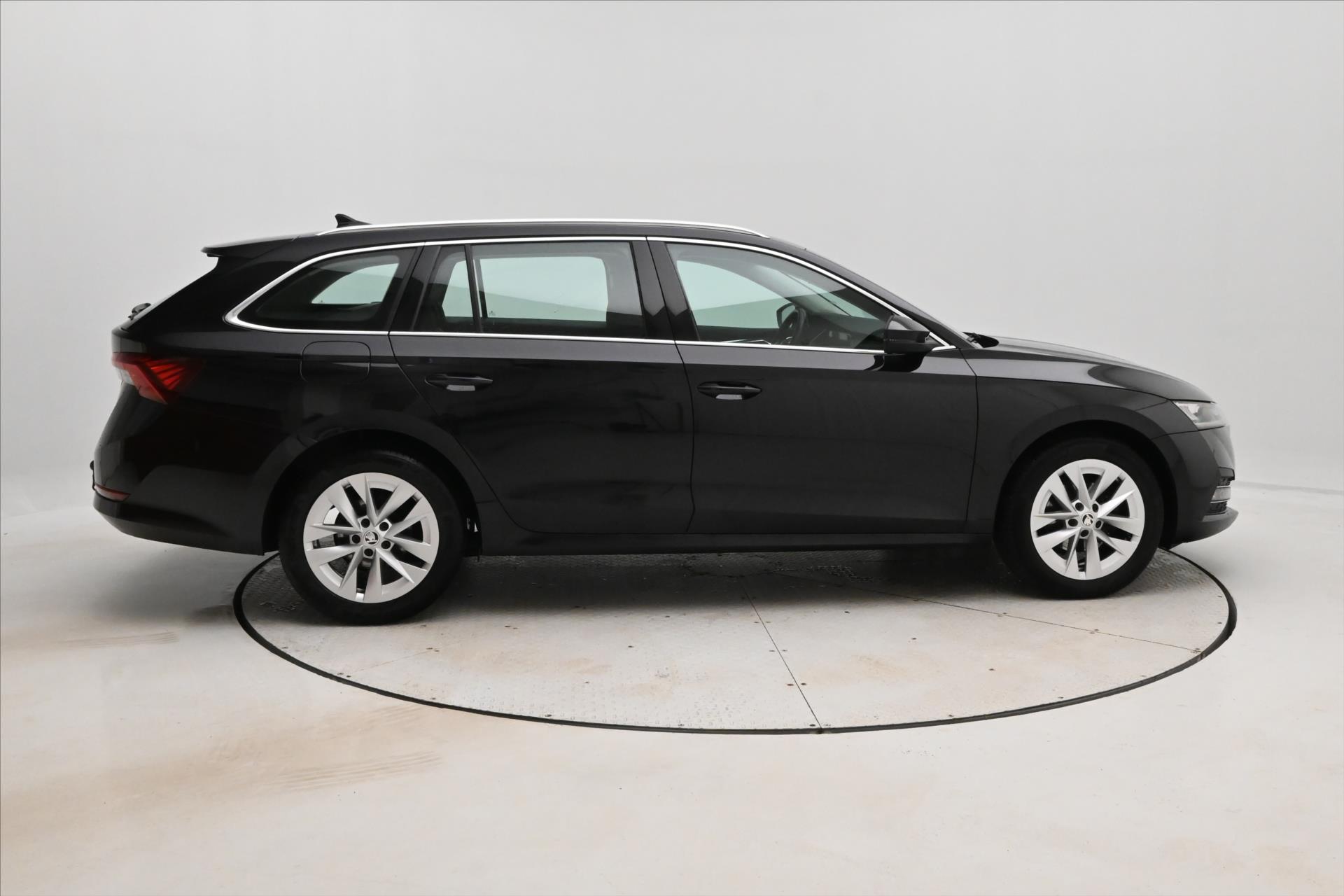 Hlavní fotografie vozu Škoda Octavia 2,0 TDI 110kW DSG Style Záruka až 5 let (4)