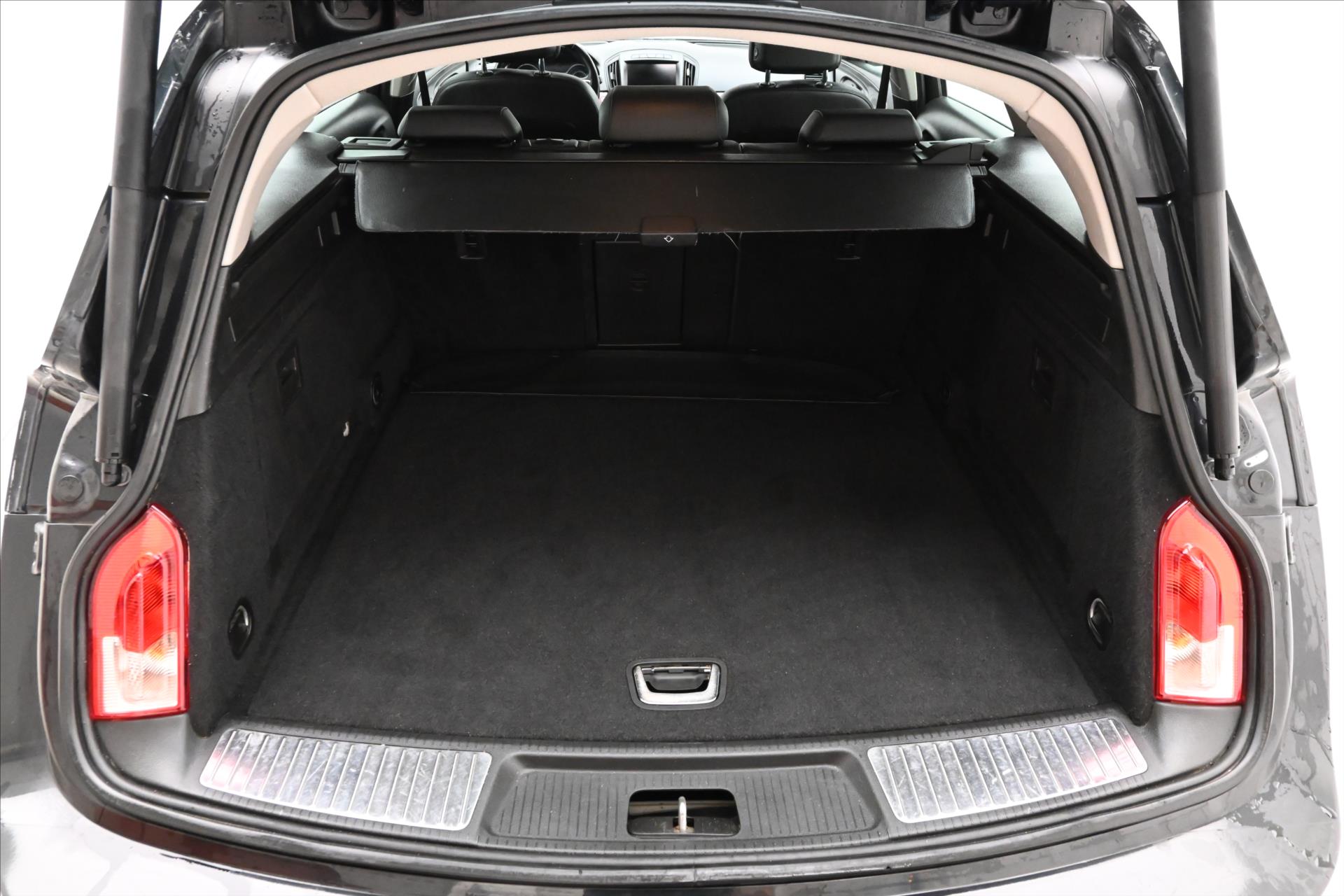 Hlavní fotografie vozu Opel Insignia 2,0 CDTI 103kW Bi-Xen tažné (10)