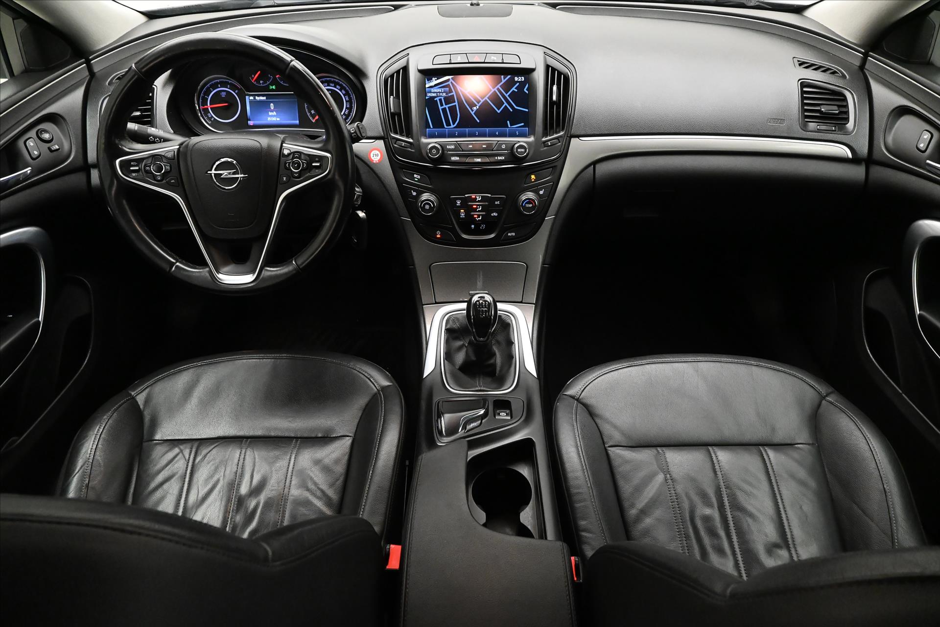 Hlavní fotografie vozu Opel Insignia 2,0 CDTI 103kW Bi-Xen tažné (15)