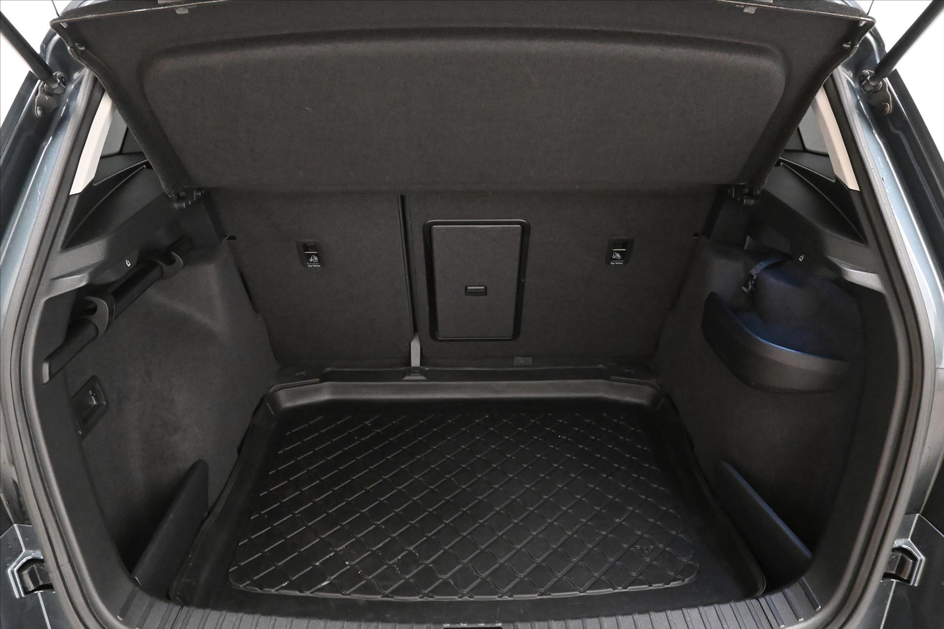 Hlavní fotografie vozu Škoda Karoq 1,6 TDI 85 kW Ambition Záruka až 5 let (10)