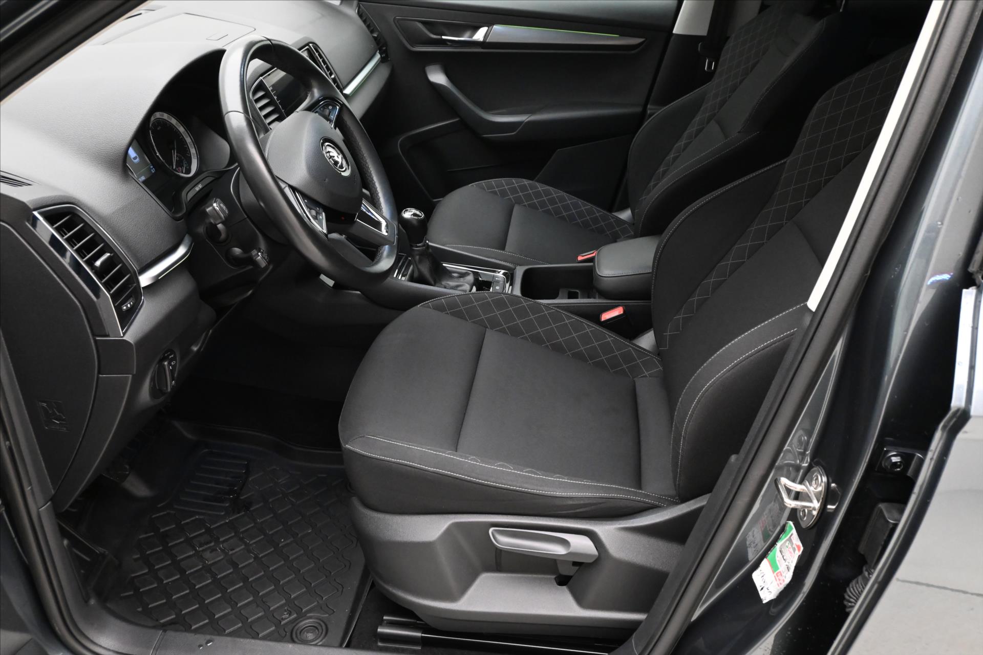 Hlavní fotografie vozu Škoda Karoq 1,6 TDI 85 kW Ambition Záruka až 5 let (13)