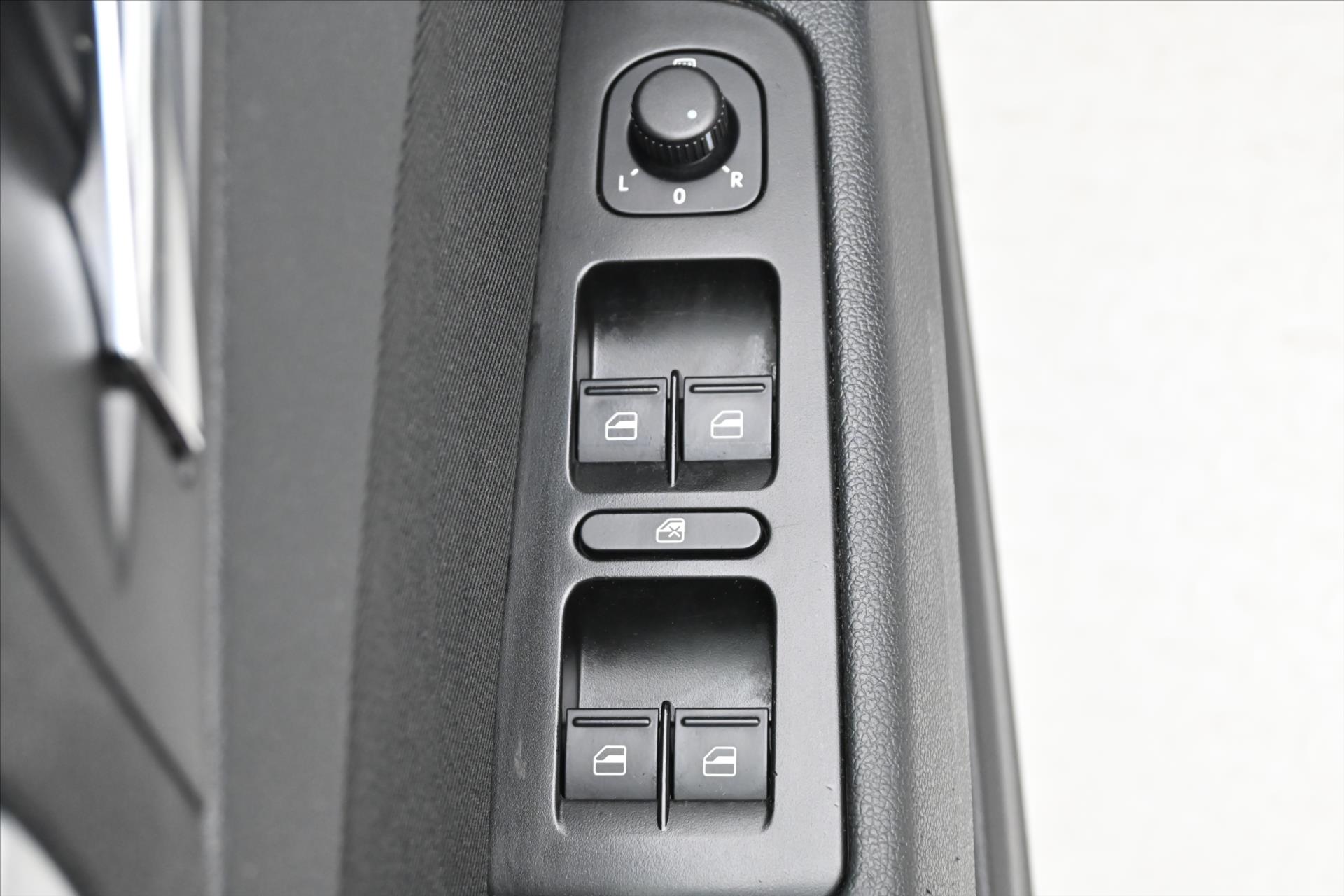 Main photo of the car Skoda Superb 2.0 TDI 103 kW Ambition (28)