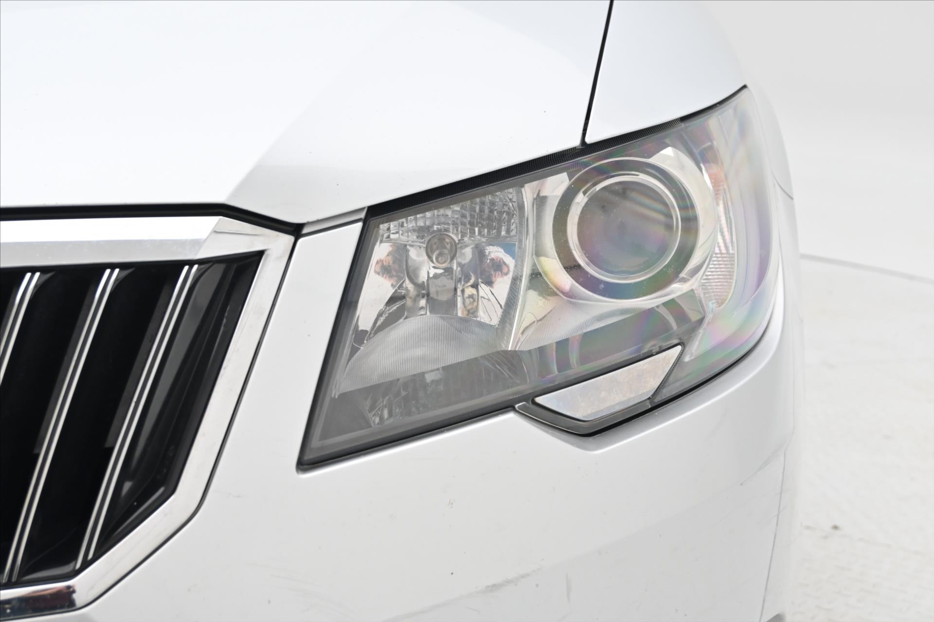 Hlavní fotografie vozu Škoda Superb 2,0 TDI 103 kW Ambition Servisní historie (25)