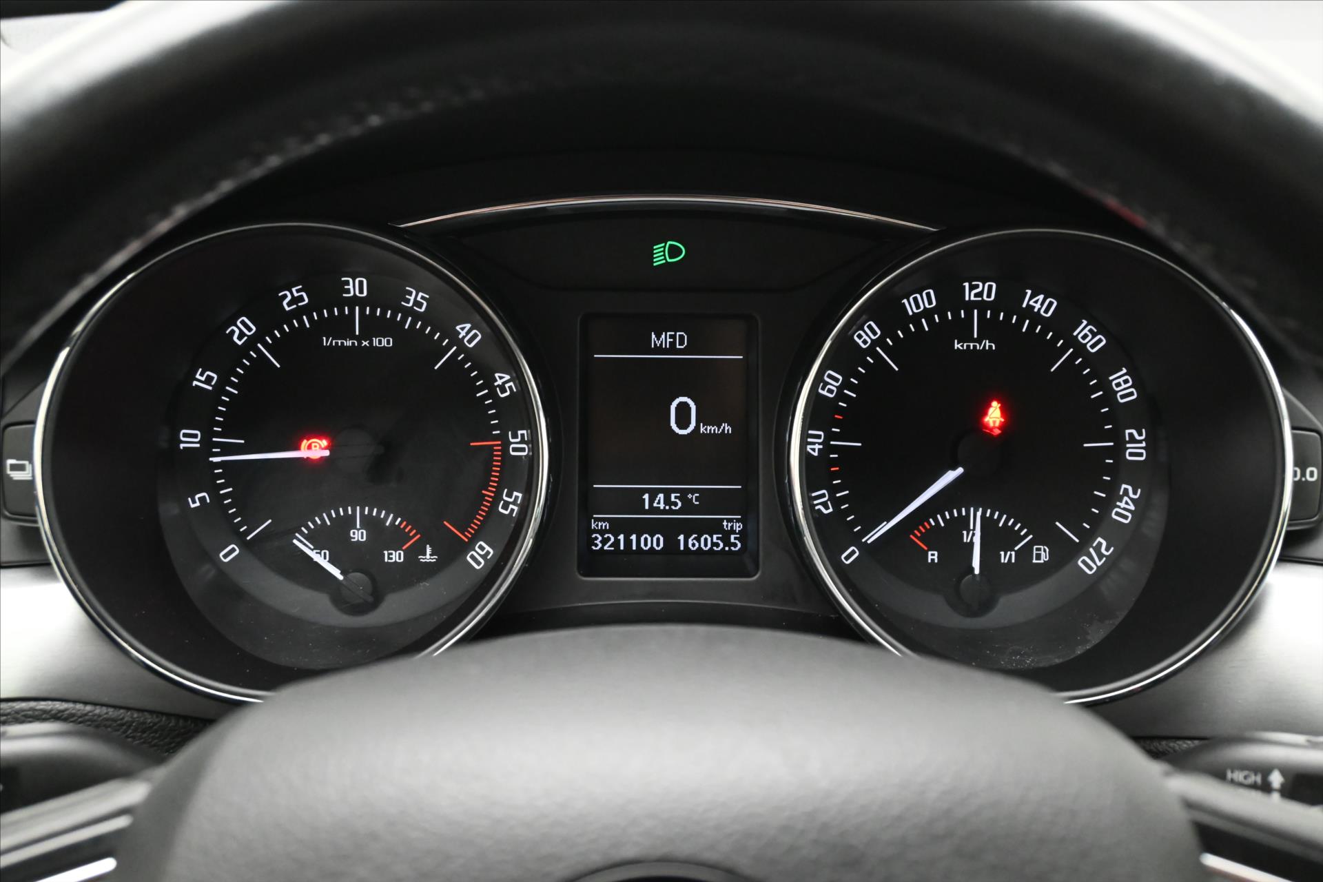 Main photo of the car Skoda Superb 2,0 TDI 103kW Ambition Serv. kniha (16)
