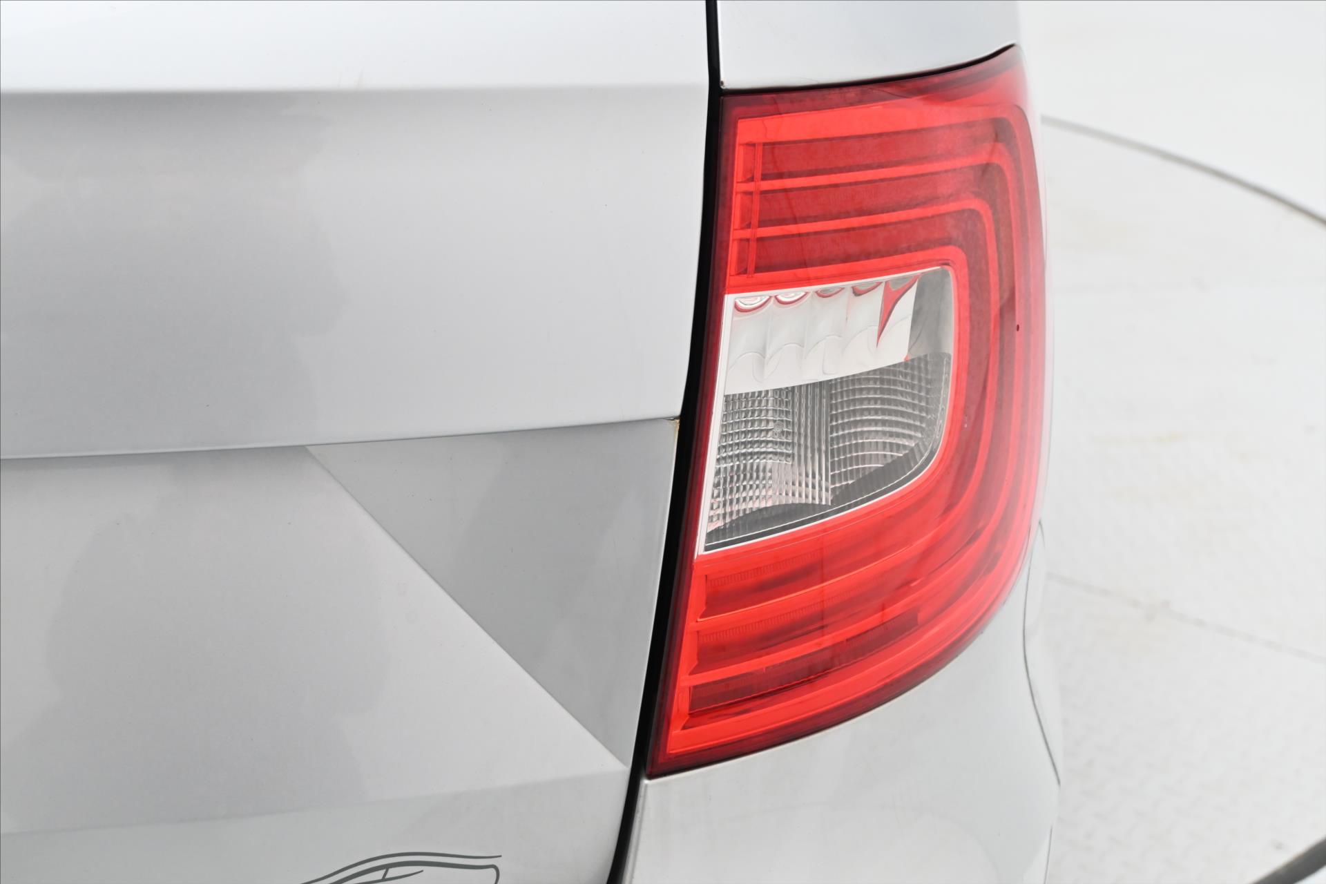 Main photo of the car Skoda Superb 2,0 TDI 103kW Ambition Serv. kniha (26)