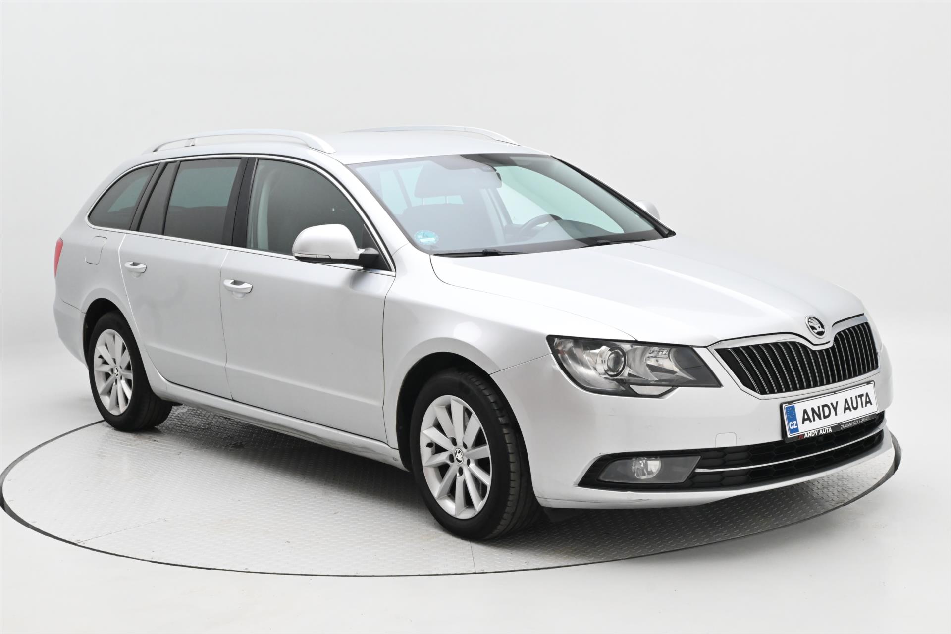 Hlavní fotografie vozu Škoda Superb 2,0 TDi 103kW Ambition SERVISOVÁNO (3)