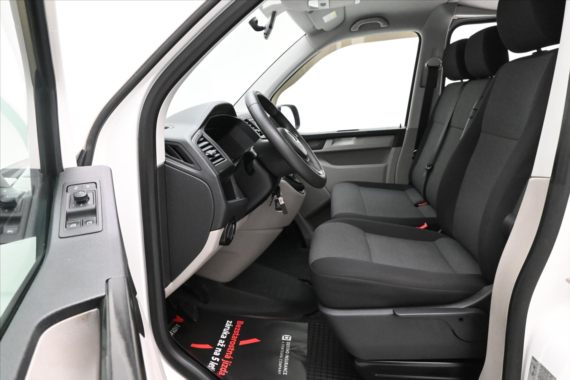 Hlavní fotografie vozu Volkswagen Transporter 2,0 TDI 75 kW 9 míst Záruka až 5 let (14)