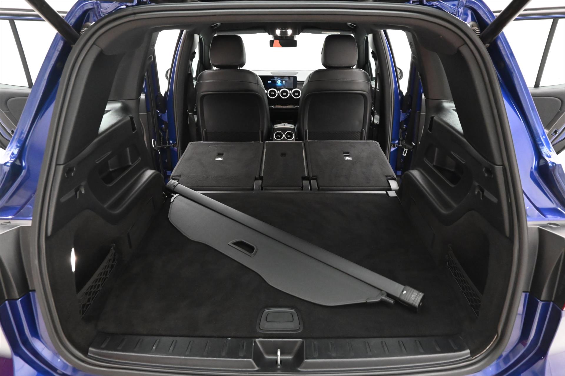 Main photo of the car Mercedes-Benz GLB 2.0 220d 140 kW 4MATIC Warranty up to 5 years (11)