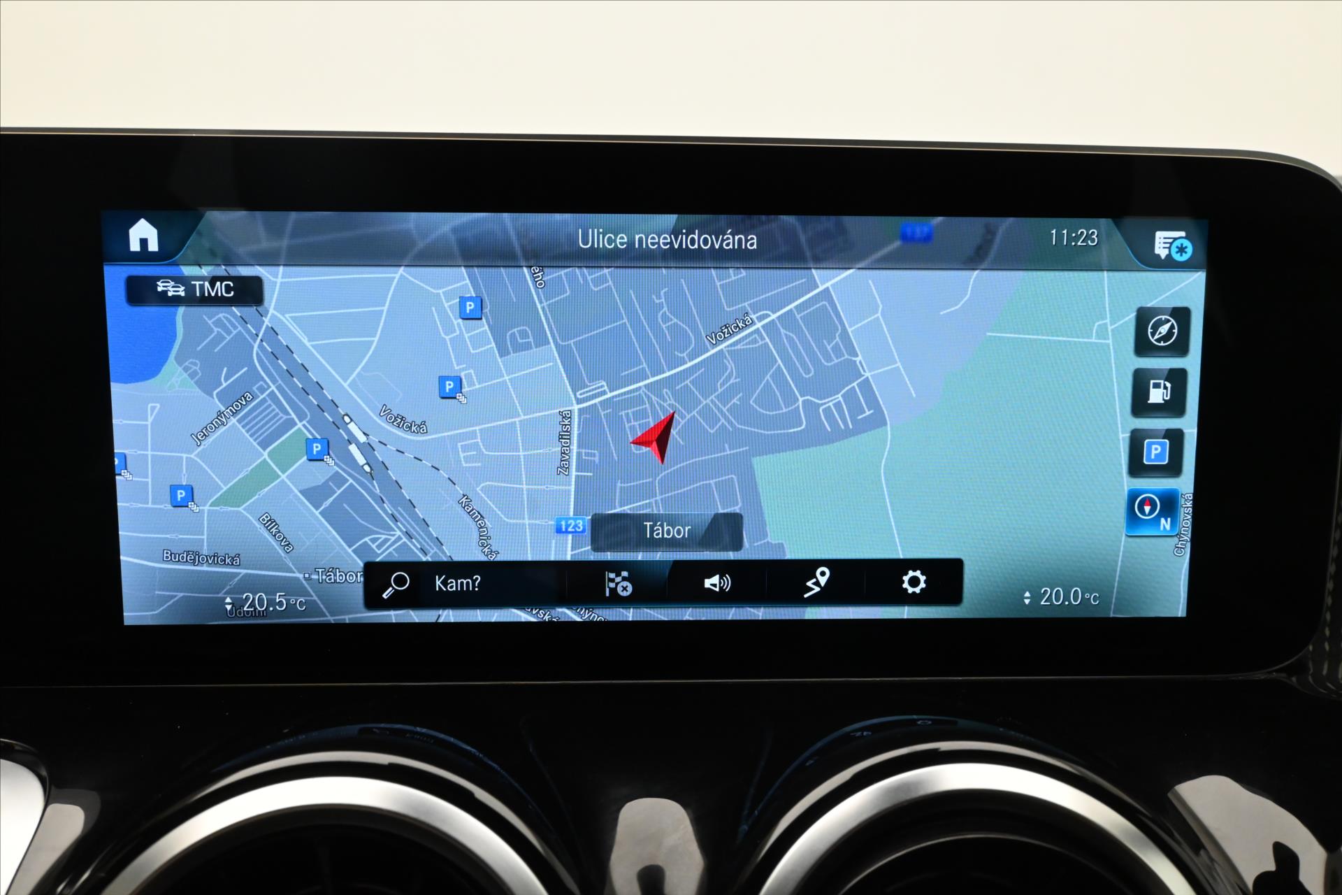 Main photo of the car Mercedes-Benz GLB 2.0 220d 140 kW 4MATIC Warranty up to 5 years (19)