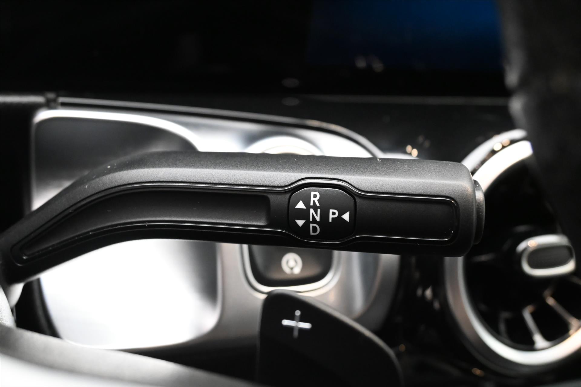 Main photo of the car Mercedes-Benz GLB 2.0 220d 140 kW 4MATIC Warranty up to 5 years (22)