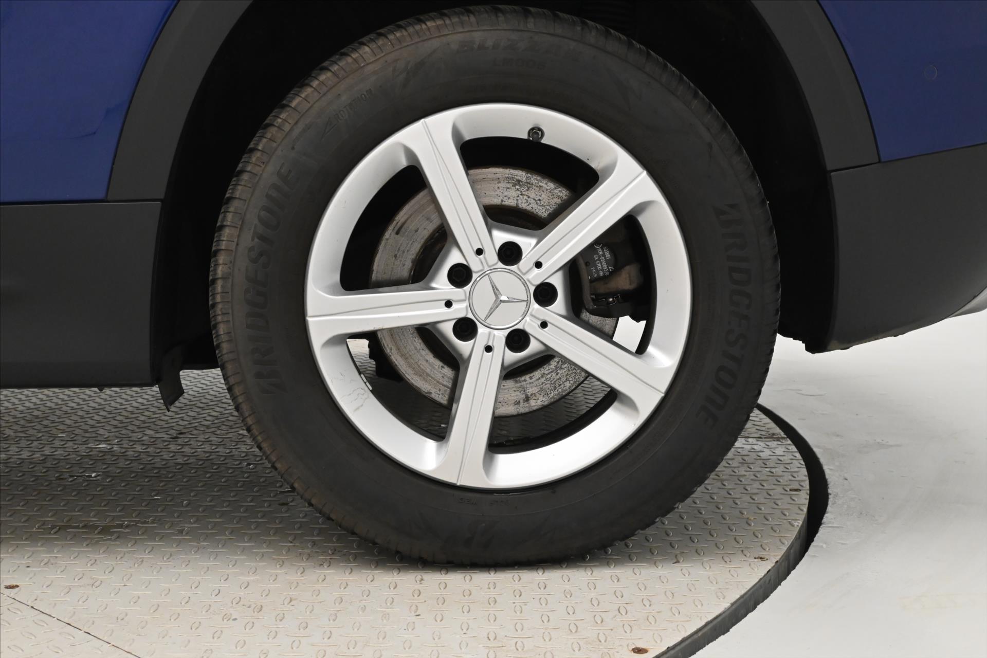 Main photo of the car Mercedes-Benz GLB 2.0 220d 140 kW 4MATIC Warranty up to 5 years (31)