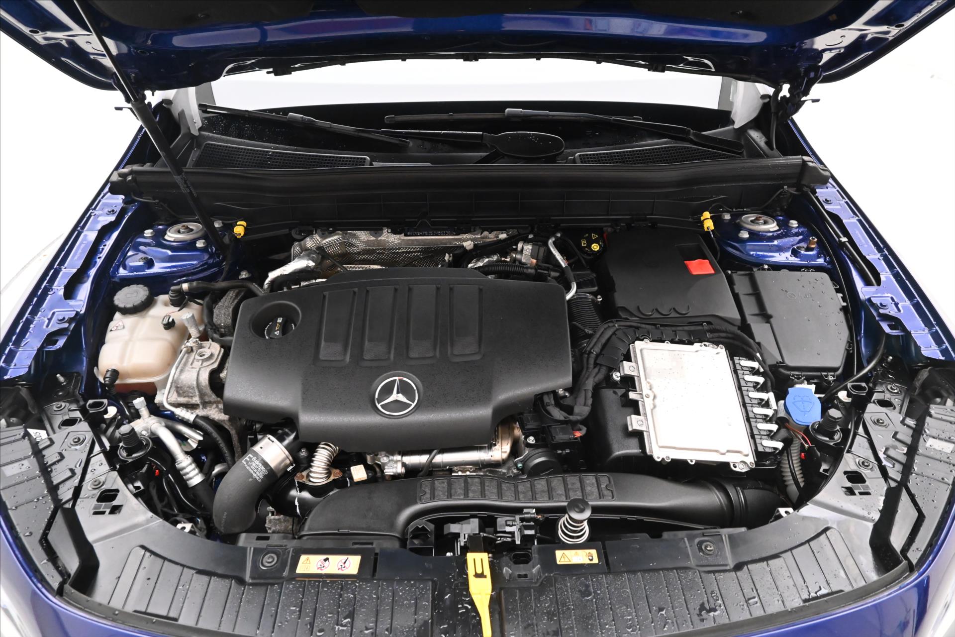 Main photo of the car Mercedes-Benz GLB 2.0 220d 140 kW 4MATIC Warranty up to 5 years (9)