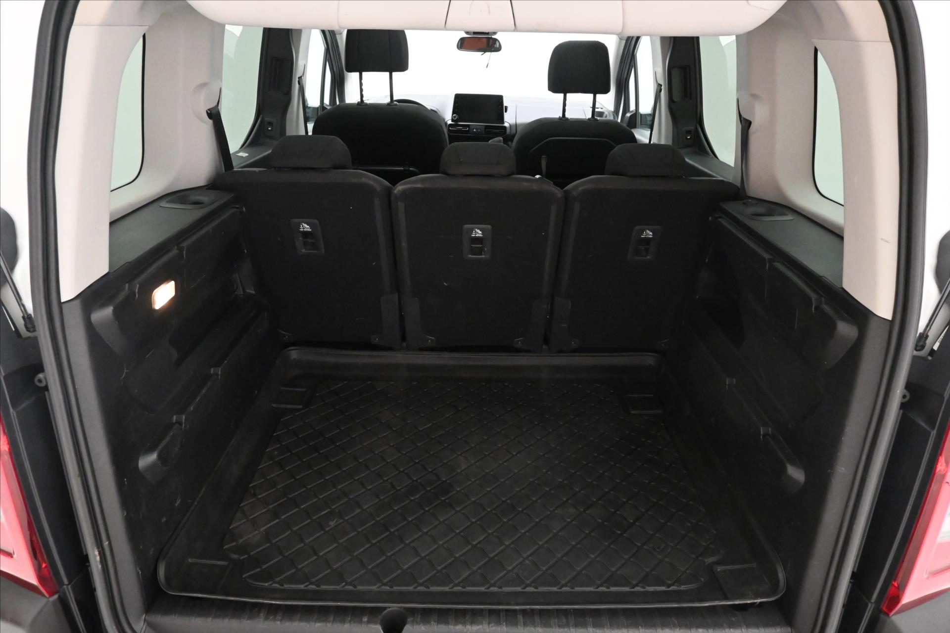 Hlavní fotografie vozu Citroën Berlingo 1,5 BlueHDI 96kW EAT8 FEEL Záruka až 5 let (10)