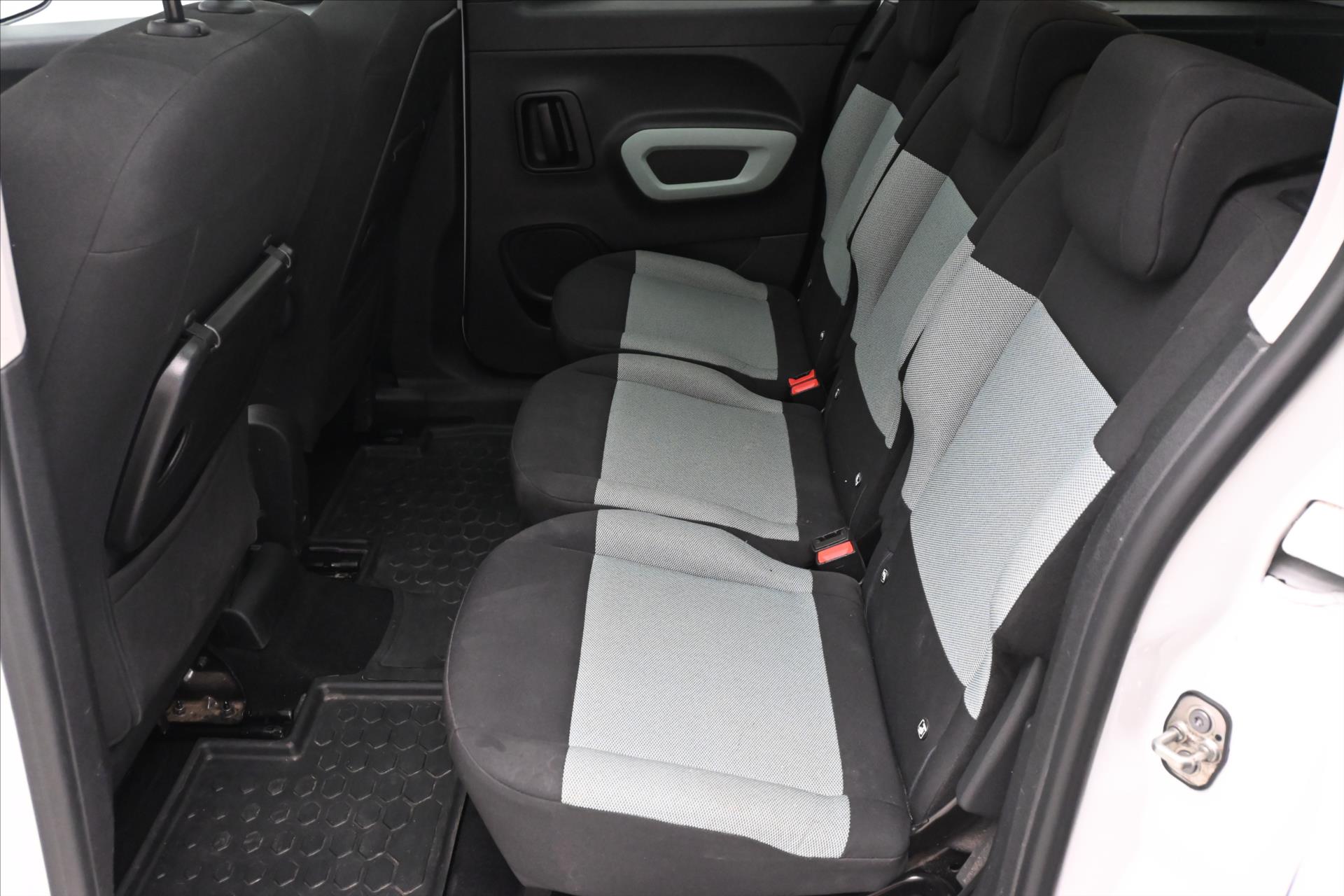 Hlavní fotografie vozu Citroën Berlingo 1,5 BlueHDI 96kW EAT8 FEEL Záruka až 5 let (14)