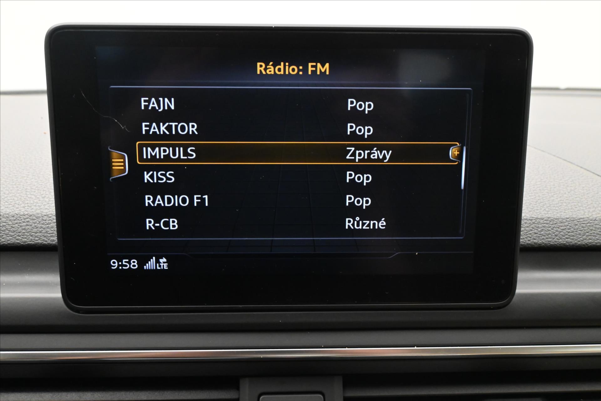 Hlavní fotografie vozu Audi A4 2,0 TDI 110 kW ULTRA Záruka až 5 let (19)