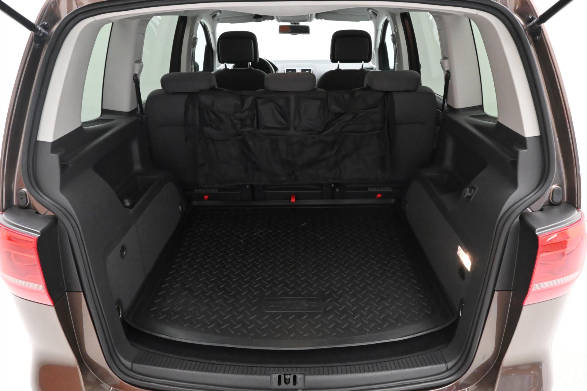 Hlavní fotografie vozu Volkswagen Touran 1,6 TDI 77kW DSG Záruka až 5 let (10)