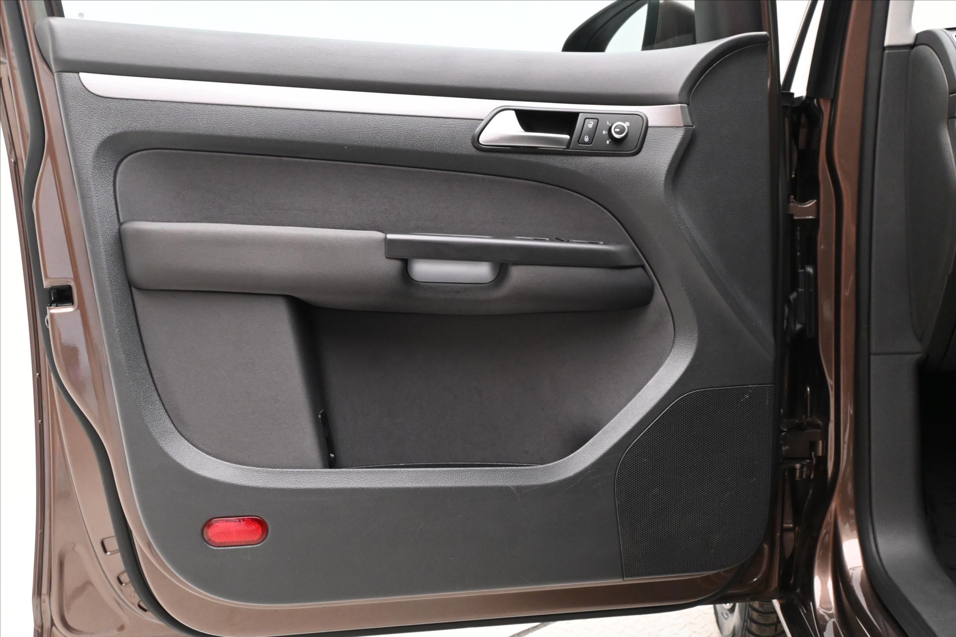 Hlavní fotografie vozu Volkswagen Touran 1,6 TDI 77kW DSG Záruka až 5 let (23)