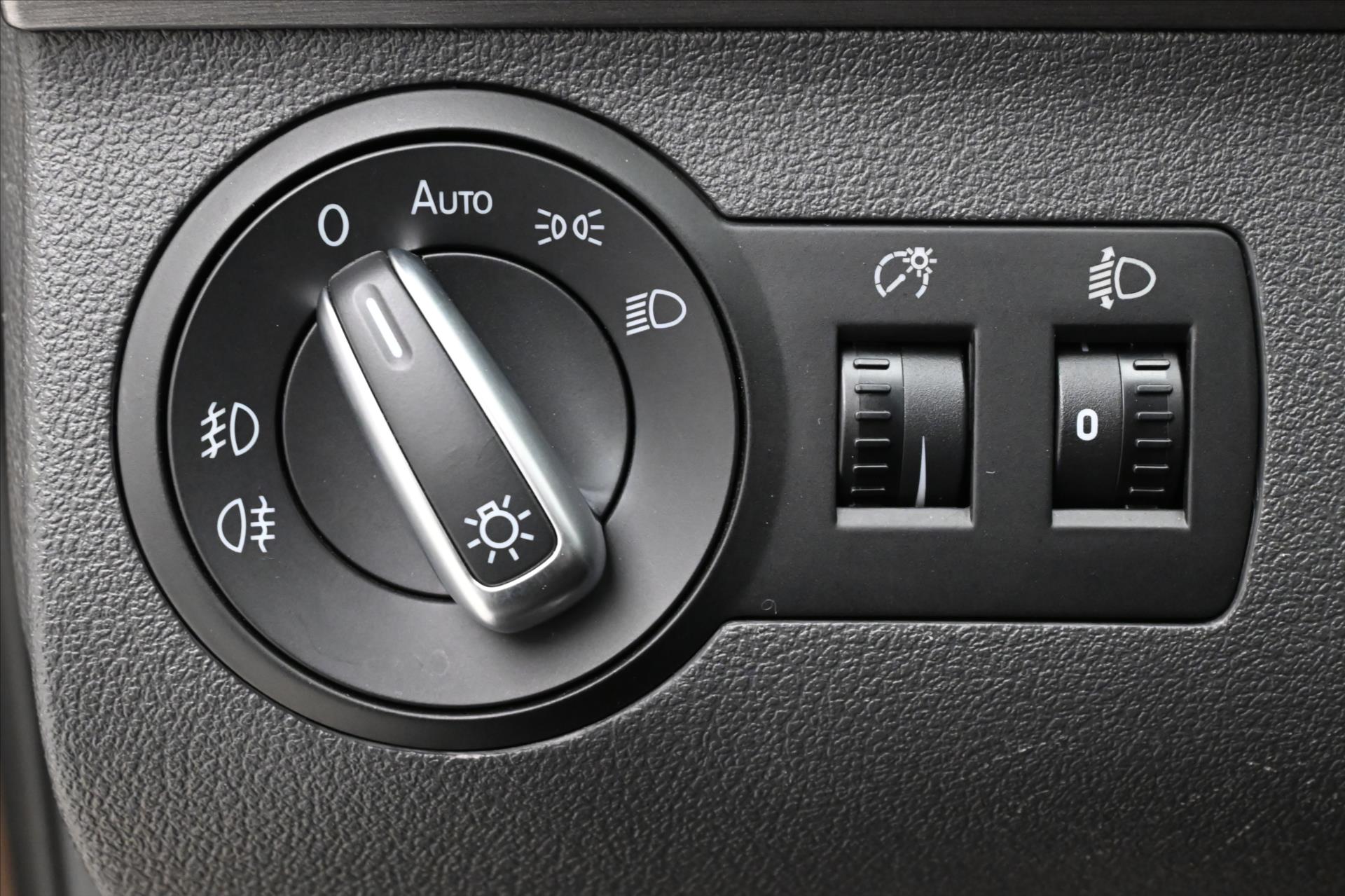 Hlavní fotografie vozu Volkswagen Touran 1,6 TDI 77kW DSG Záruka až 5 let (25)