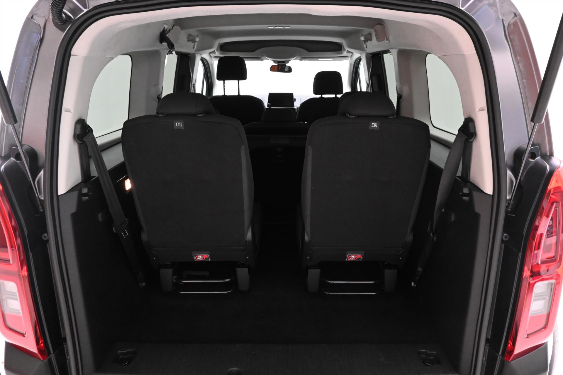 Hlavní fotografie vozu Citroën Berlingo 1,5 BlueHDi 96 kW XL Shine AT8 7míst V TOVÁRNÍ ZÁRUCE (10)