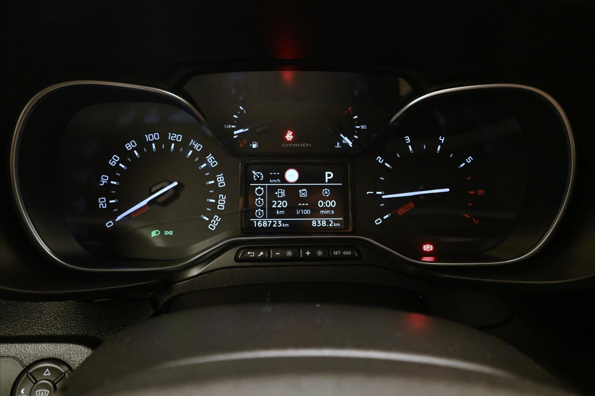 Hlavní fotografie vozu Citroën Berlingo 1,5 BlueHDi 96 kW XL Shine AT8 7míst V TOVÁRNÍ ZÁRUCE (17)