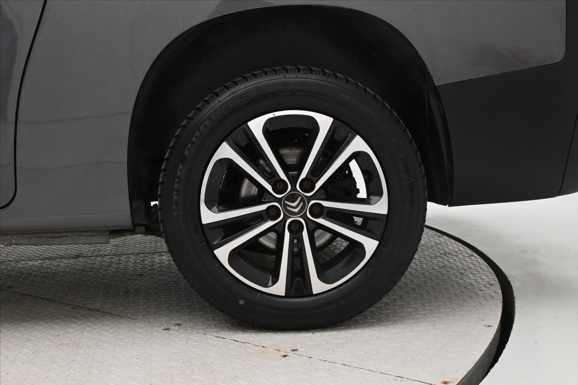 Hlavní fotografie vozu Citroën Berlingo 1,5 BlueHDi 96 kW XL Shine AT8 7míst V TOVÁRNÍ ZÁRUCE (32)