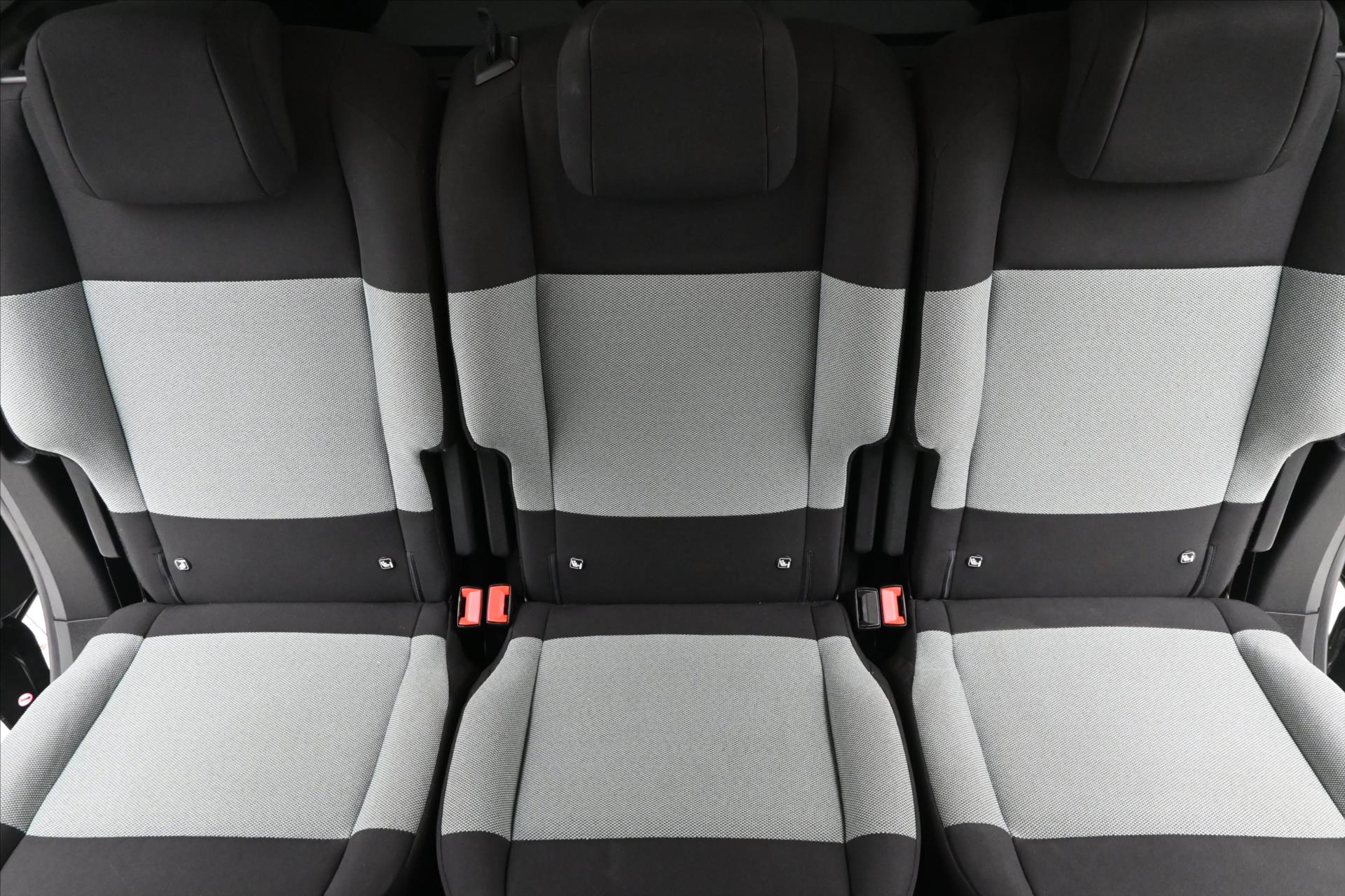 Hlavní fotografie vozu Citroën Berlingo 1,5 BlueHDi 96kW XL Shine AT8 7míst V TOVÁRNÍ ZÁRUCE (27)
