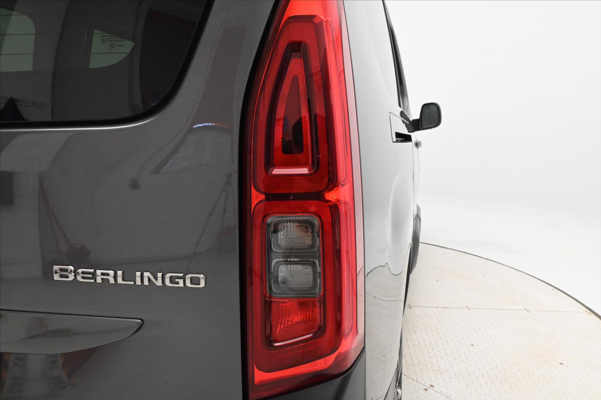 Hlavní fotografie vozu Citroën Berlingo 1,5 BlueHDi 96kW XL Shine AT8 7míst V TOVÁRNÍ ZÁRUCE (31)