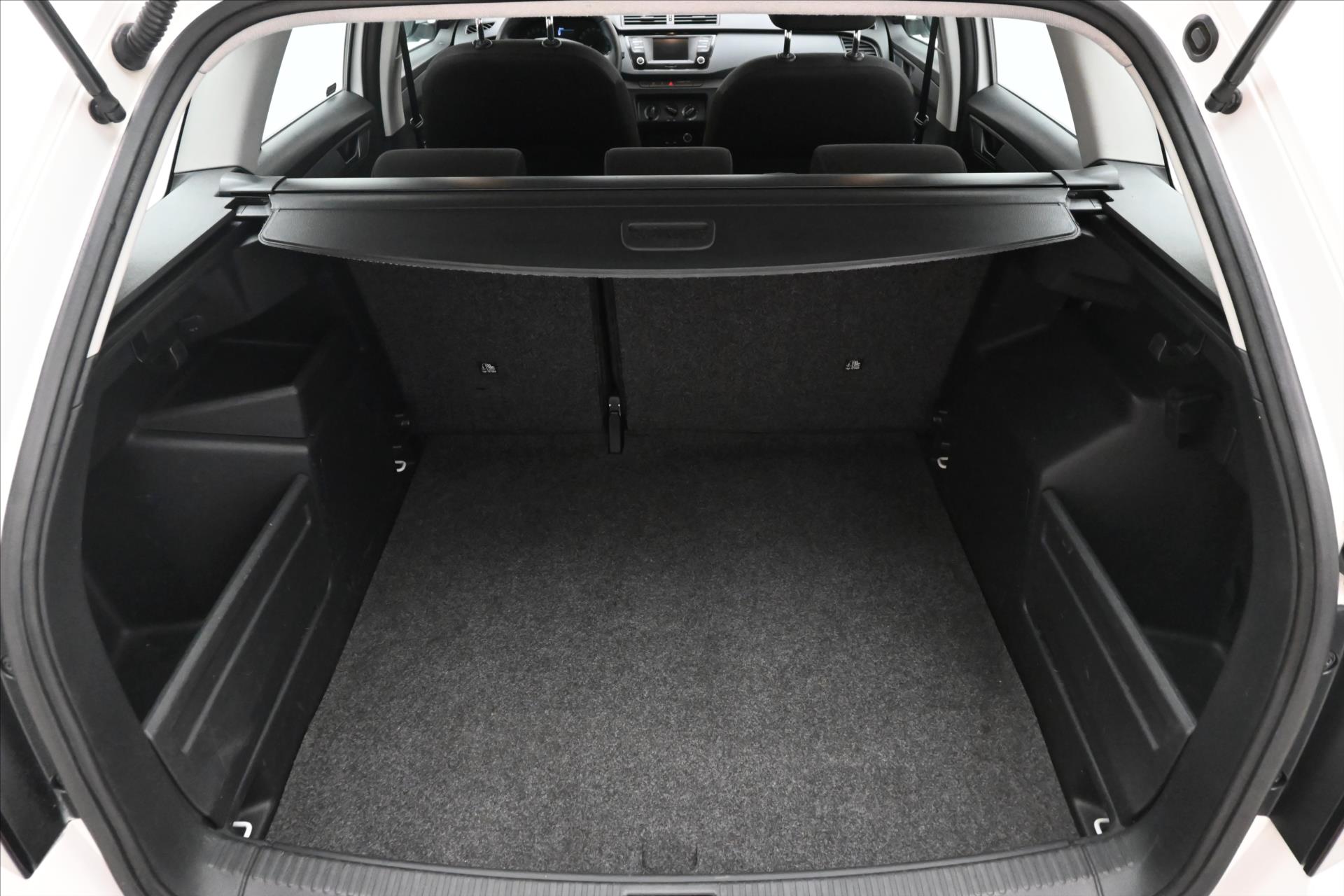 Hlavní fotografie vozu Škoda Fabia 1,4 TDI 66 kW Ambition (10)