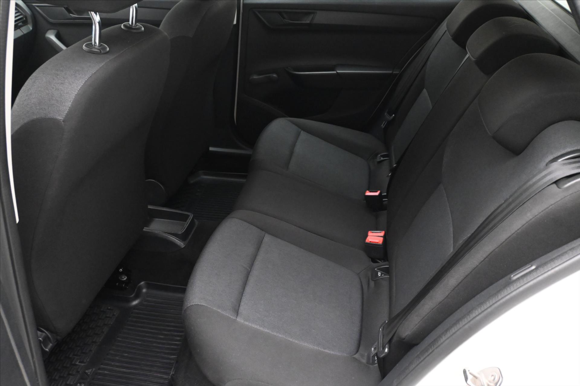 Hlavní fotografie vozu Škoda Fabia 1,4 TDI 66 kW Ambition (14)