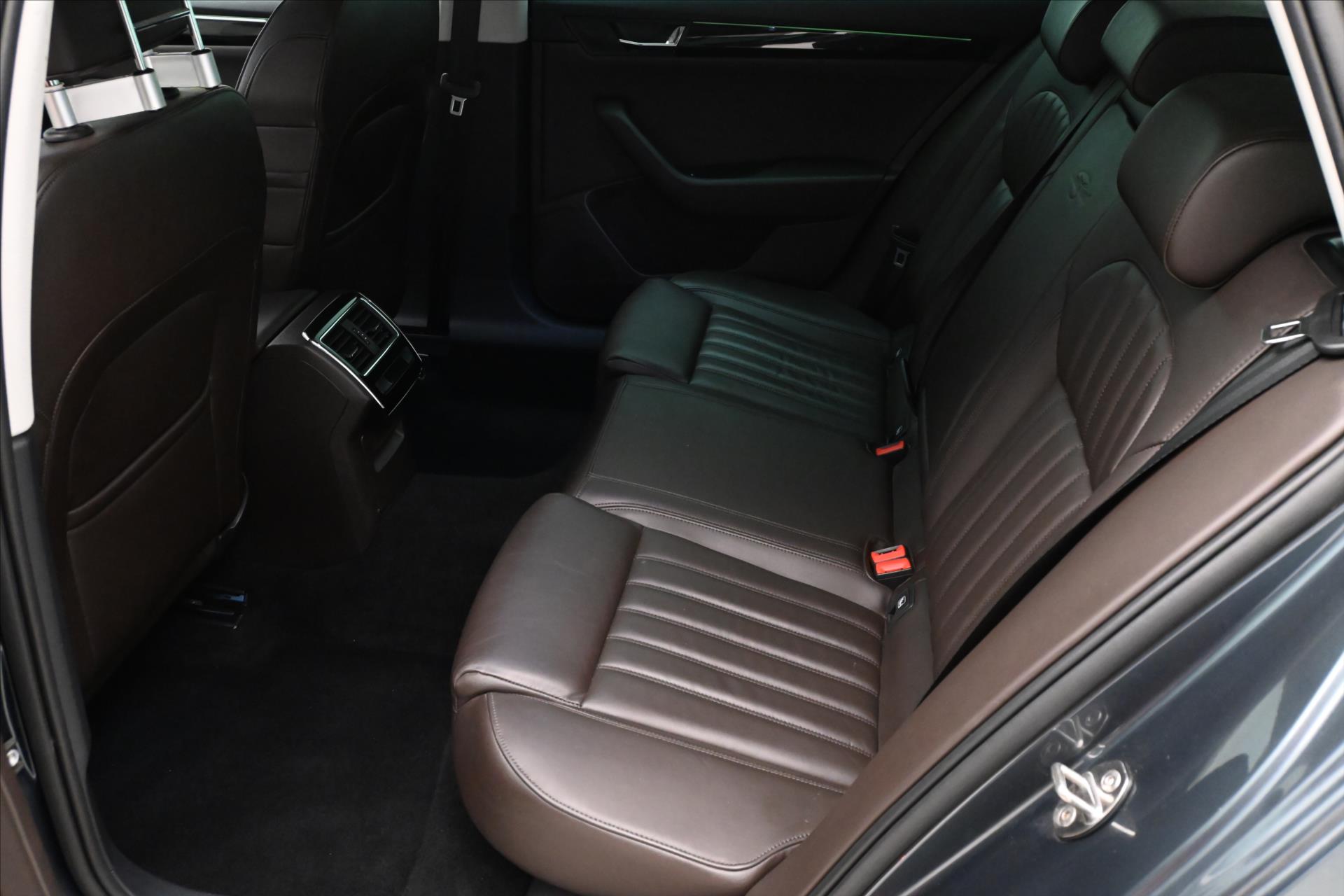 Hlavní fotografie vozu Škoda Superb 2,0 TDI 110 kW L&K Záruka až 5 let (14)