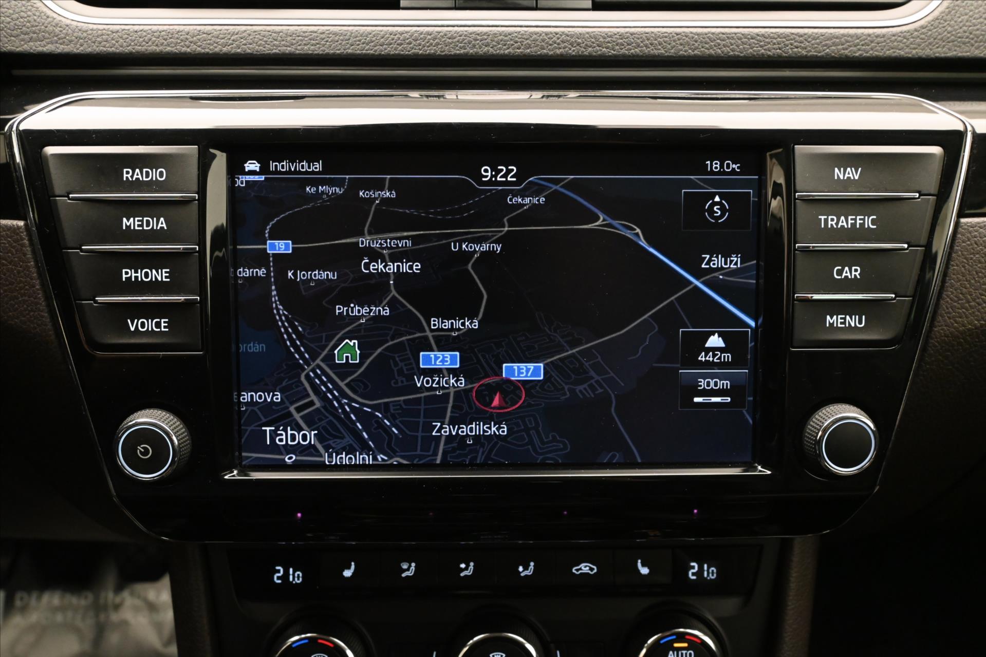 Hlavní fotografie vozu Škoda Superb 2,0 TDI 110 kW L&K Záruka až 5 let (19)