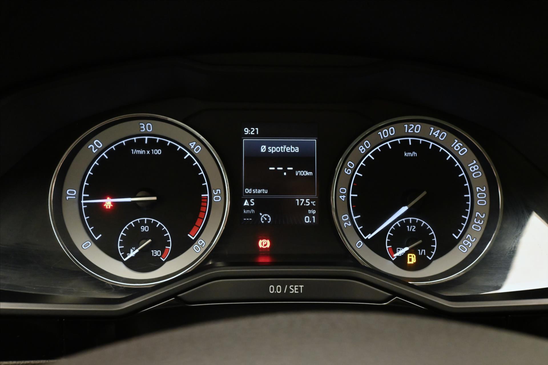 Hlavní fotografie vozu Škoda Superb 2,0 TDI 110kW L&K Záruka až 5 let (17)