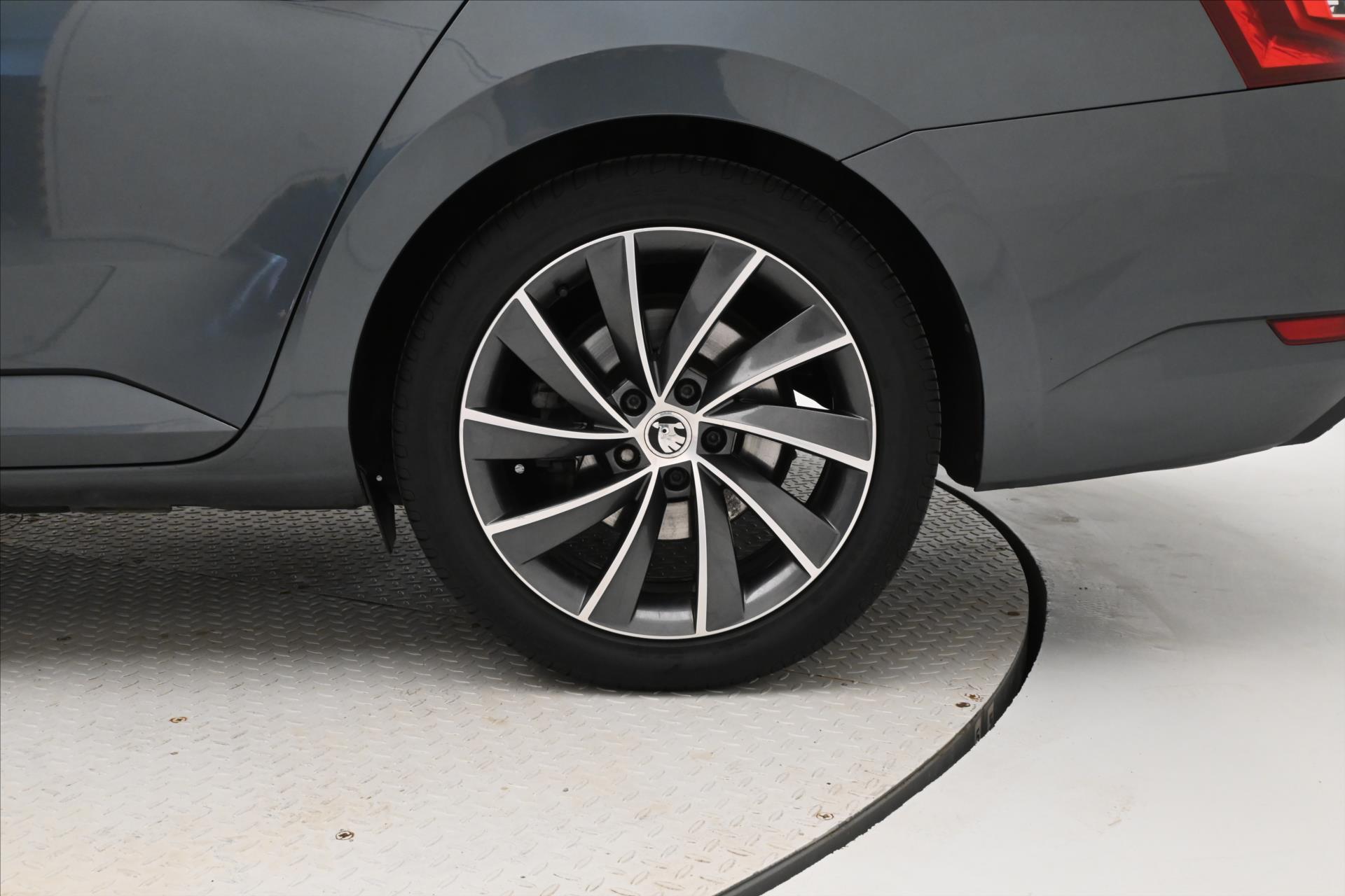 Hlavní fotografie vozu Škoda Superb 2,0 TDI 110kW L&K Záruka až 5 let (33)