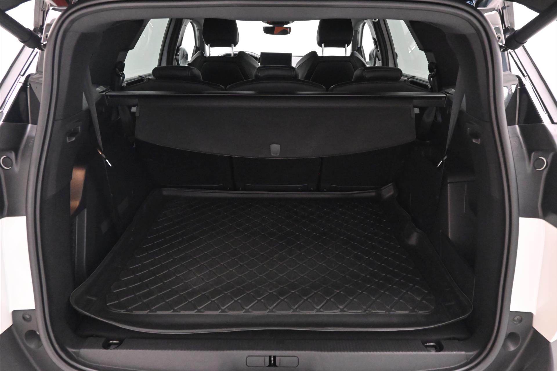 Hlavní fotografie vozu Peugeot 5008 1,6 133 KW  GT-Line AT 8 Záruka až 5 let (10)